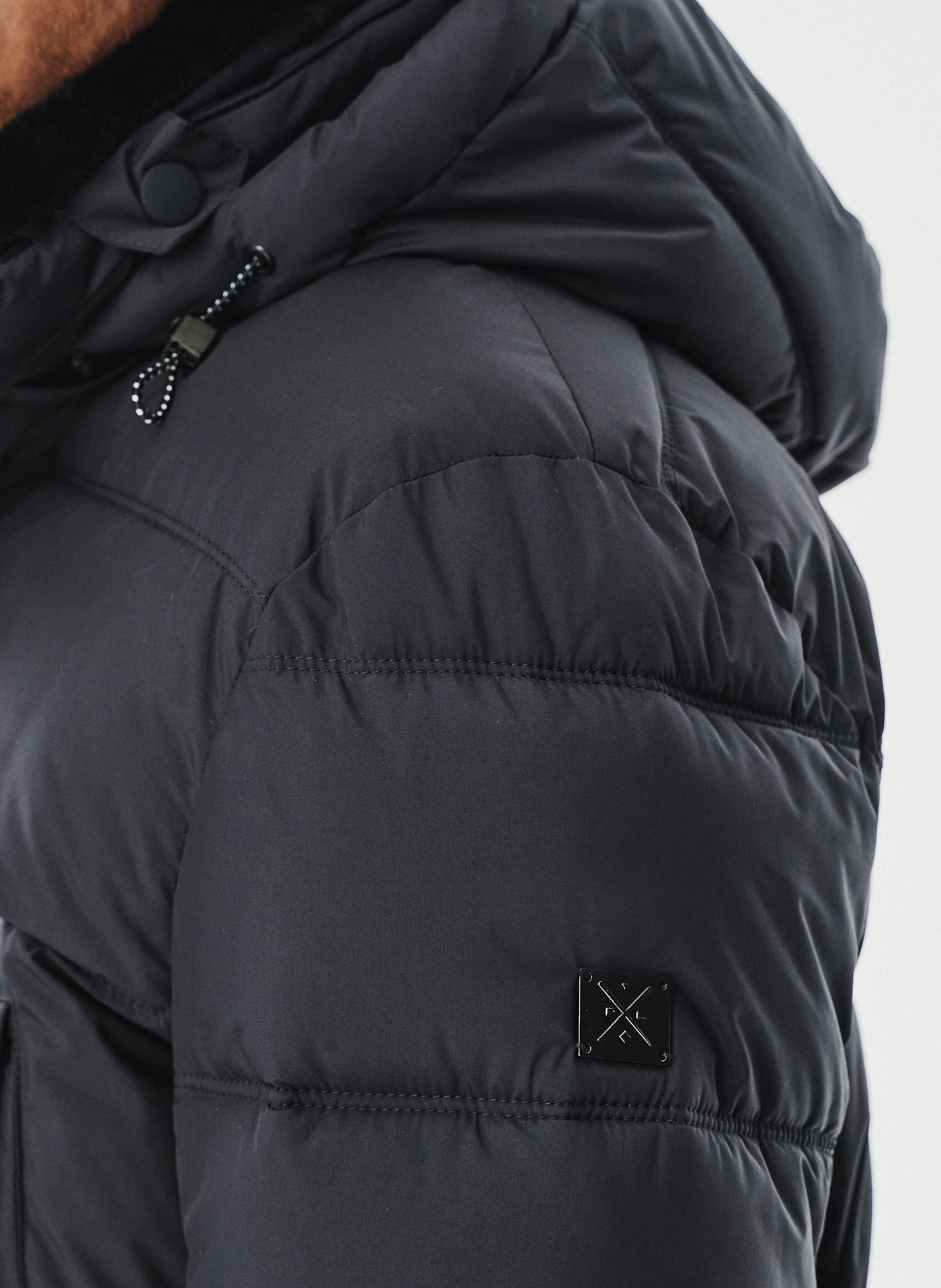 Granatowa pikowana kurtka z futrzanym kołnierzem - Pako Lorente