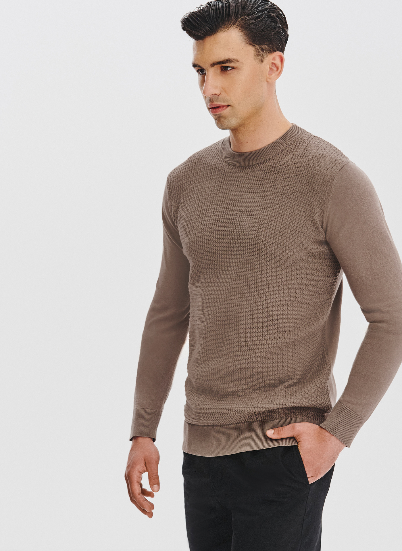 Brązowy sweter męski - Pako Lorente