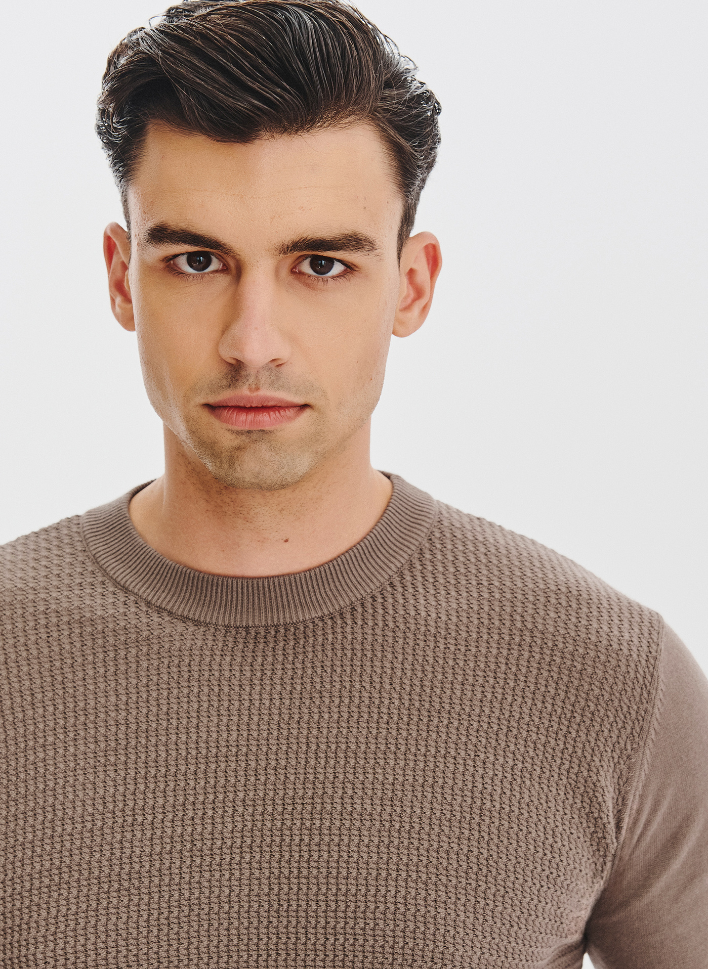 Brązowy sweter męski - Pako Lorente