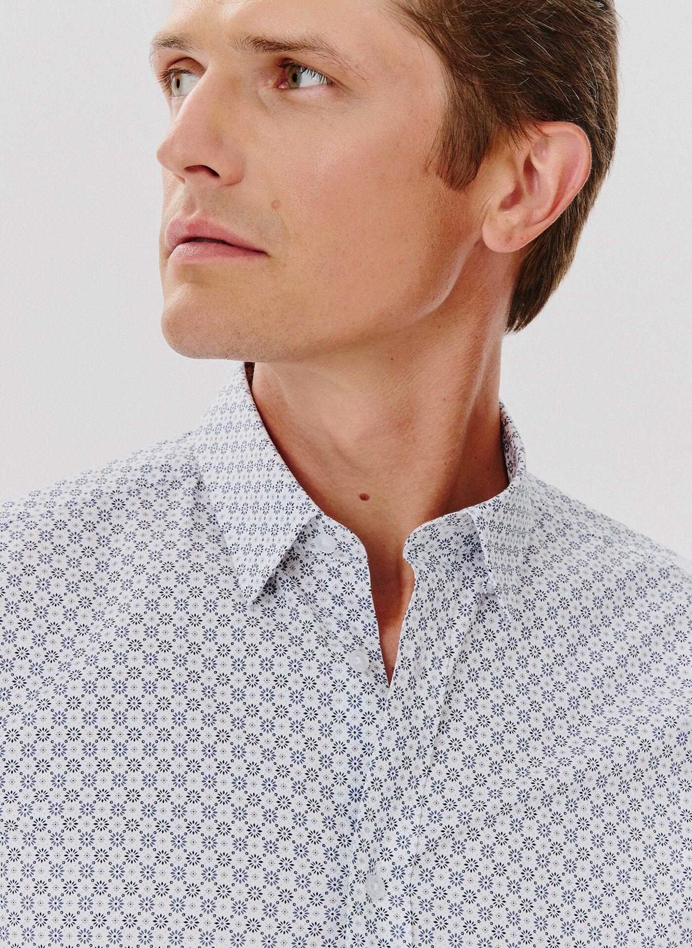 Biała koszula męska w mikrowzór - Pako Lorente