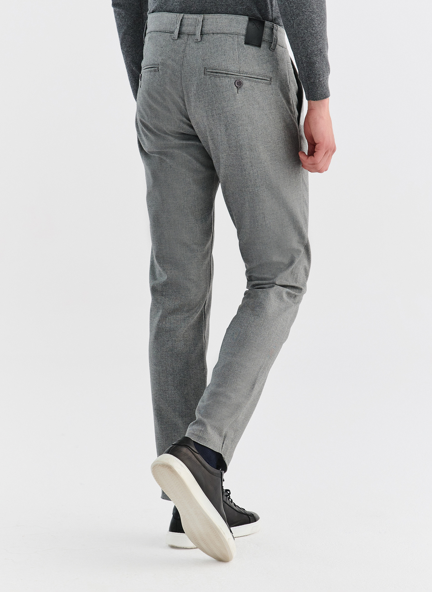 Szare casualowe spodnie męskie P23WF-WX-003-S-S - Pako Lorente