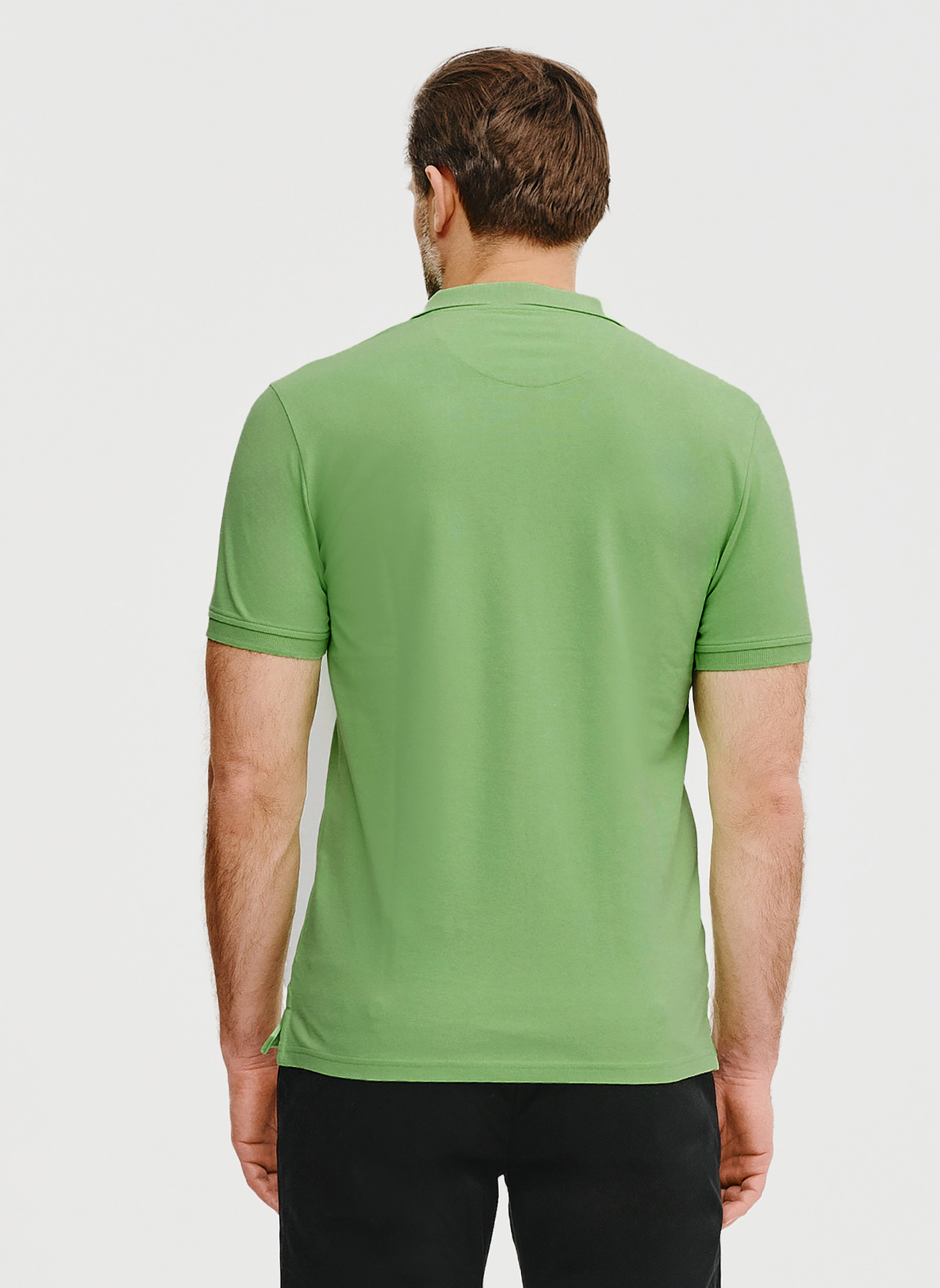 Gładki t-shirt polo w zielonym kolorze - Pako Lorente