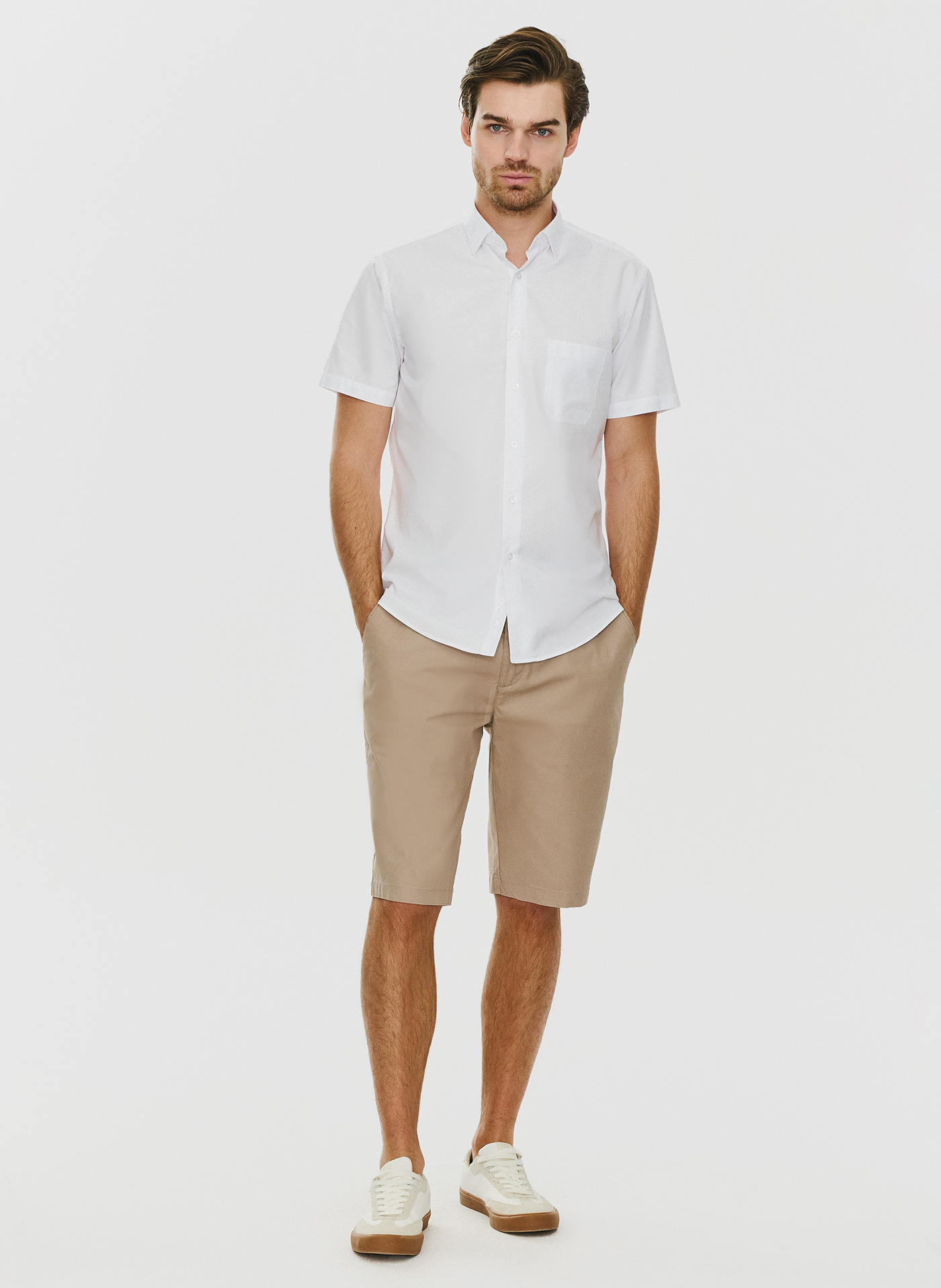 Bawełniane szorty męskie w kolorze beżowym - Pako Lorente