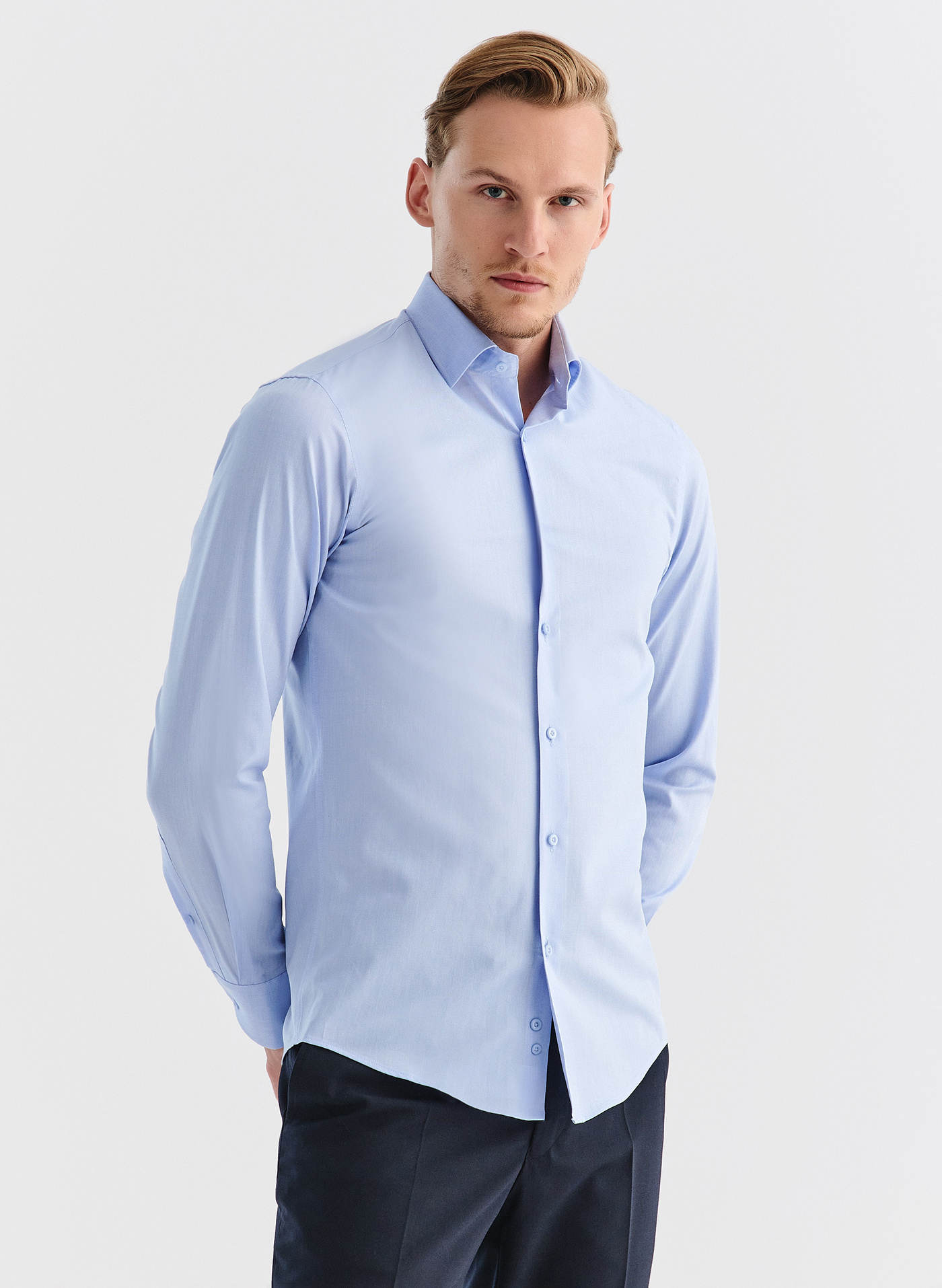 Gładka elegancka koszula męska w kolorze błękitnym - Pako Lorente