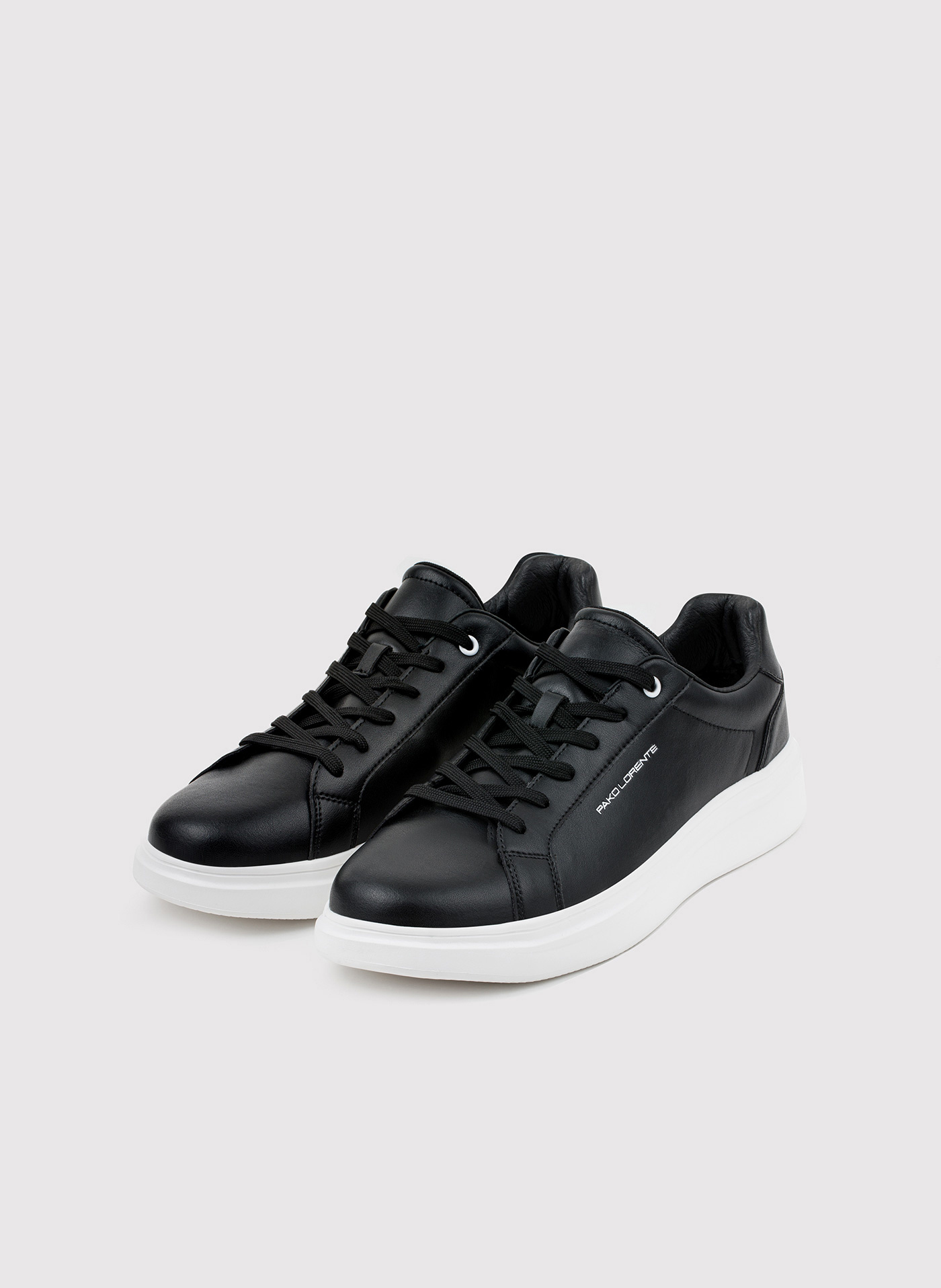 Czarne sneakersy męskie z logo PL - Pako Lorente