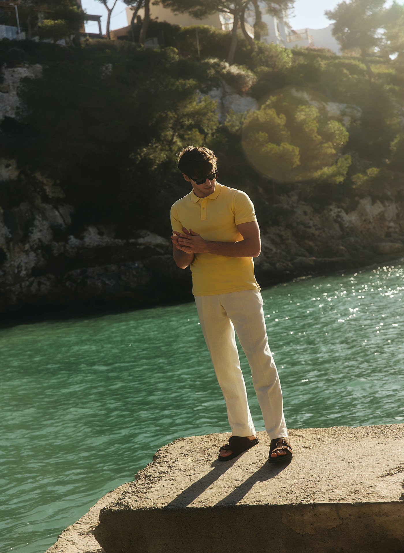 Gładki t-shirt polo w żółtym kolorze - Pako Lorente