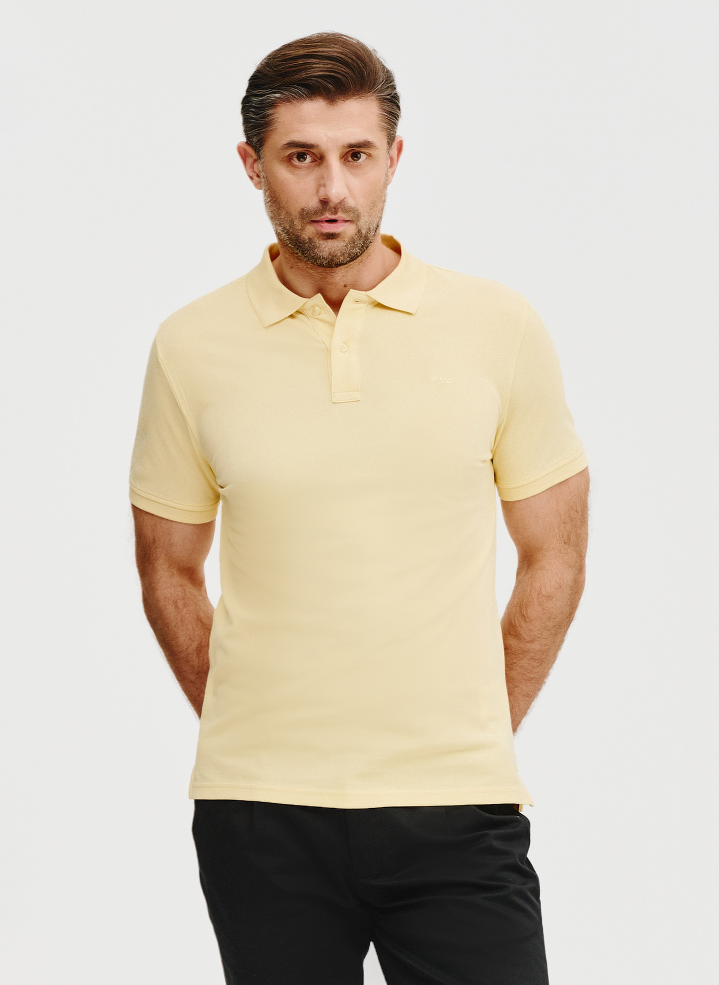 Gładki t-shirt polo w żółtym kolorze - Pako Lorente