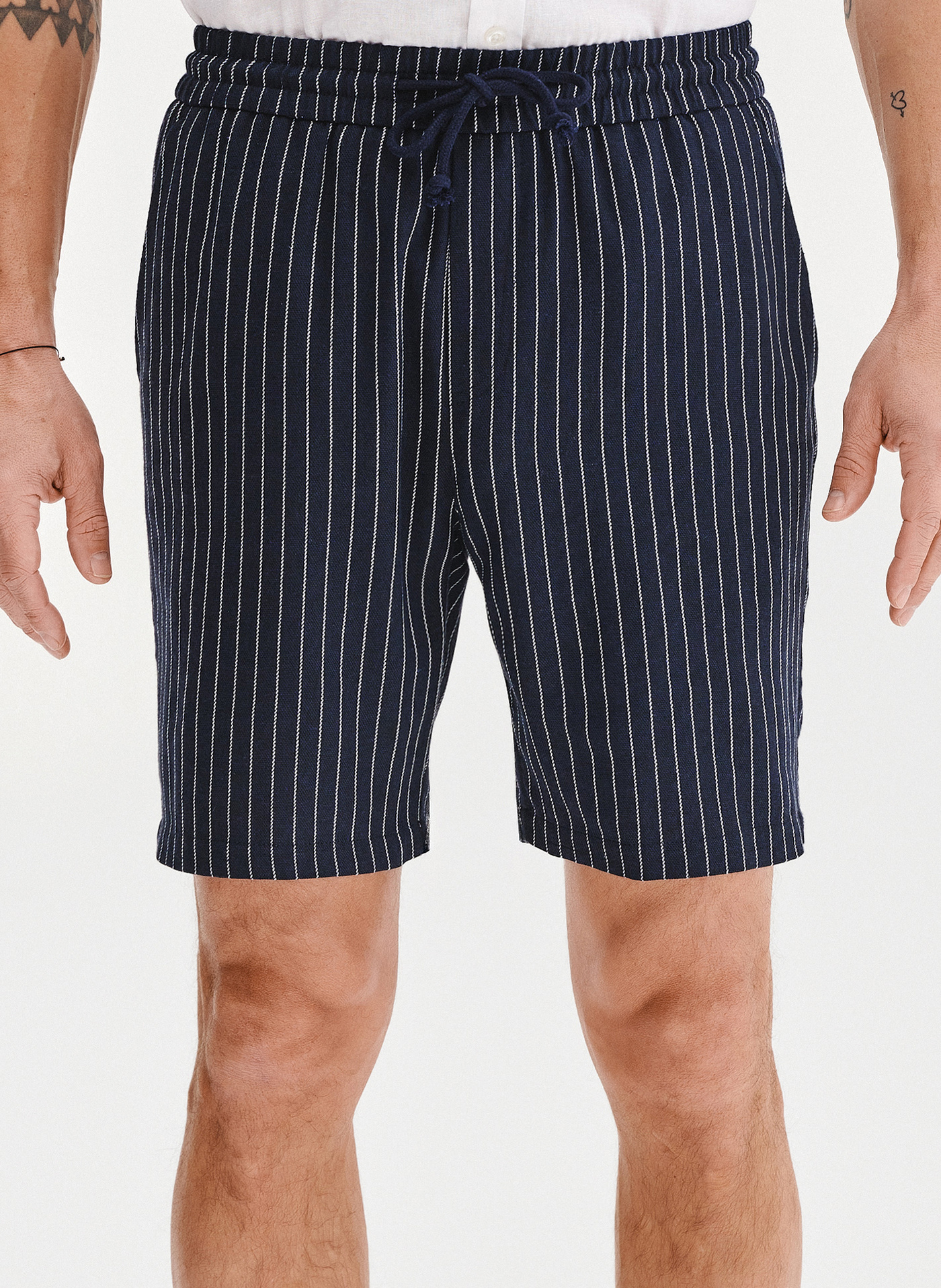 PAKO LORENTE - Granatowe spodenki męskie w prążek z lnem - Pako Lorente