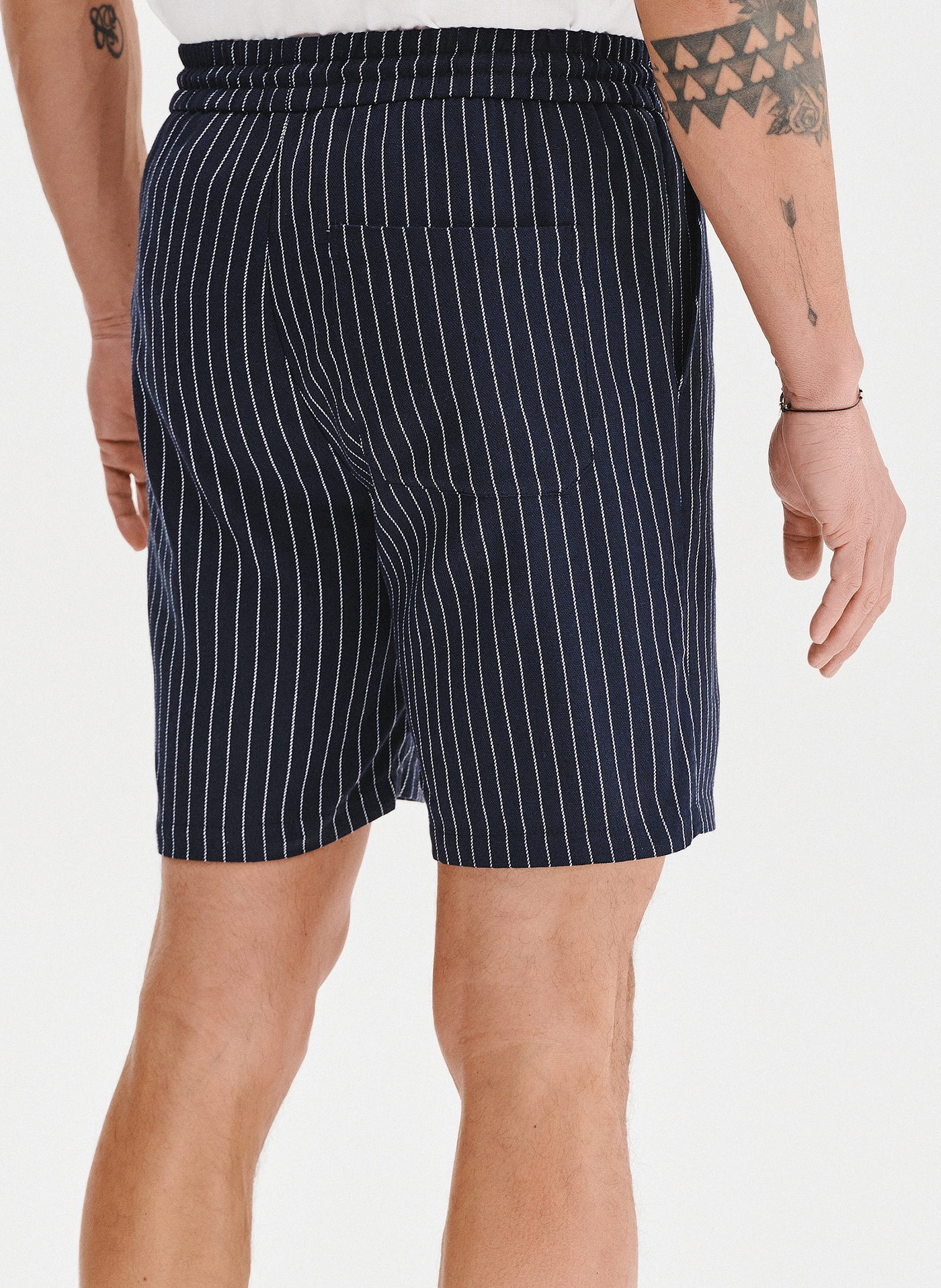 PAKO LORENTE - Granatowe spodenki męskie w prążek z lnem - Pako Lorente