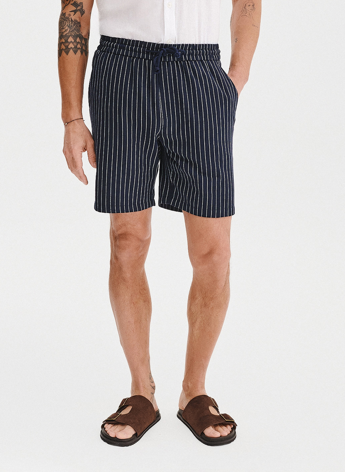 PAKO LORENTE - Granatowe spodenki męskie w prążek z lnem - Pako Lorente