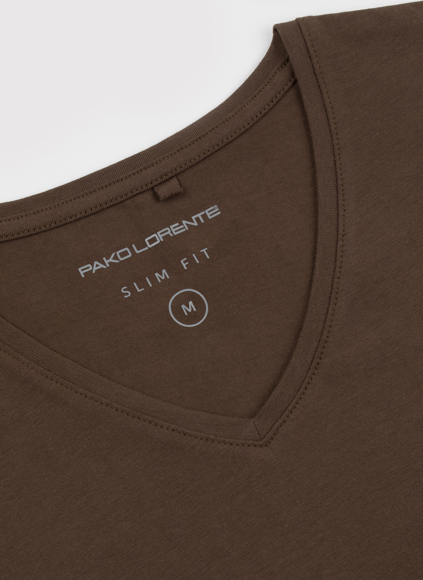 Brązowy gładki t-shirt v-neck - Pako Lorente