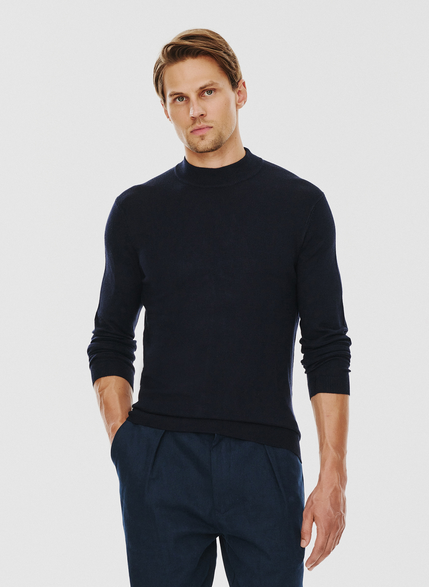 Granatowy gładki półgolf męski - Pako Lorente