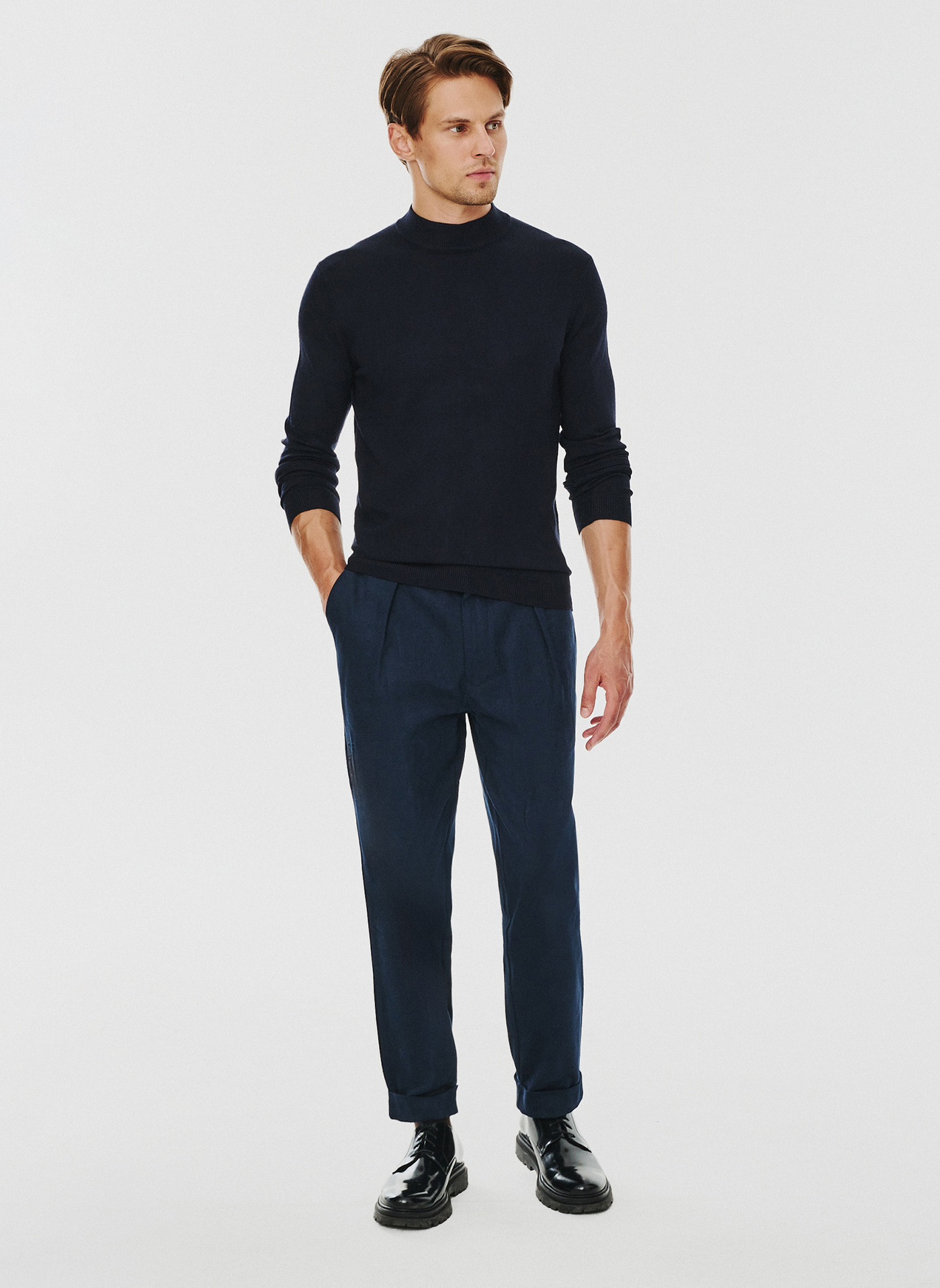 Granatowy gładki półgolf męski - Pako Lorente