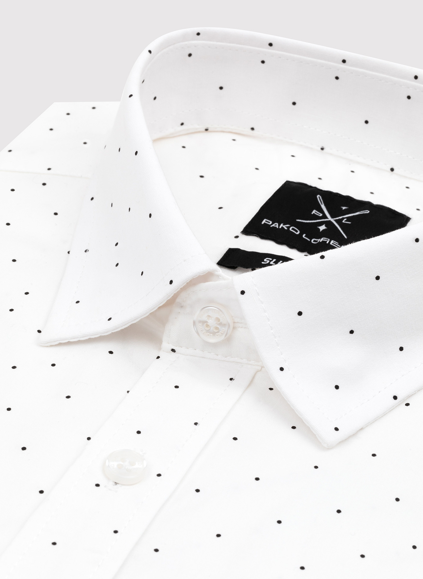 Biała koszula męska w czarne kropki P24SF-1X-001-B-S - Pako Lorente - Pako Lorente