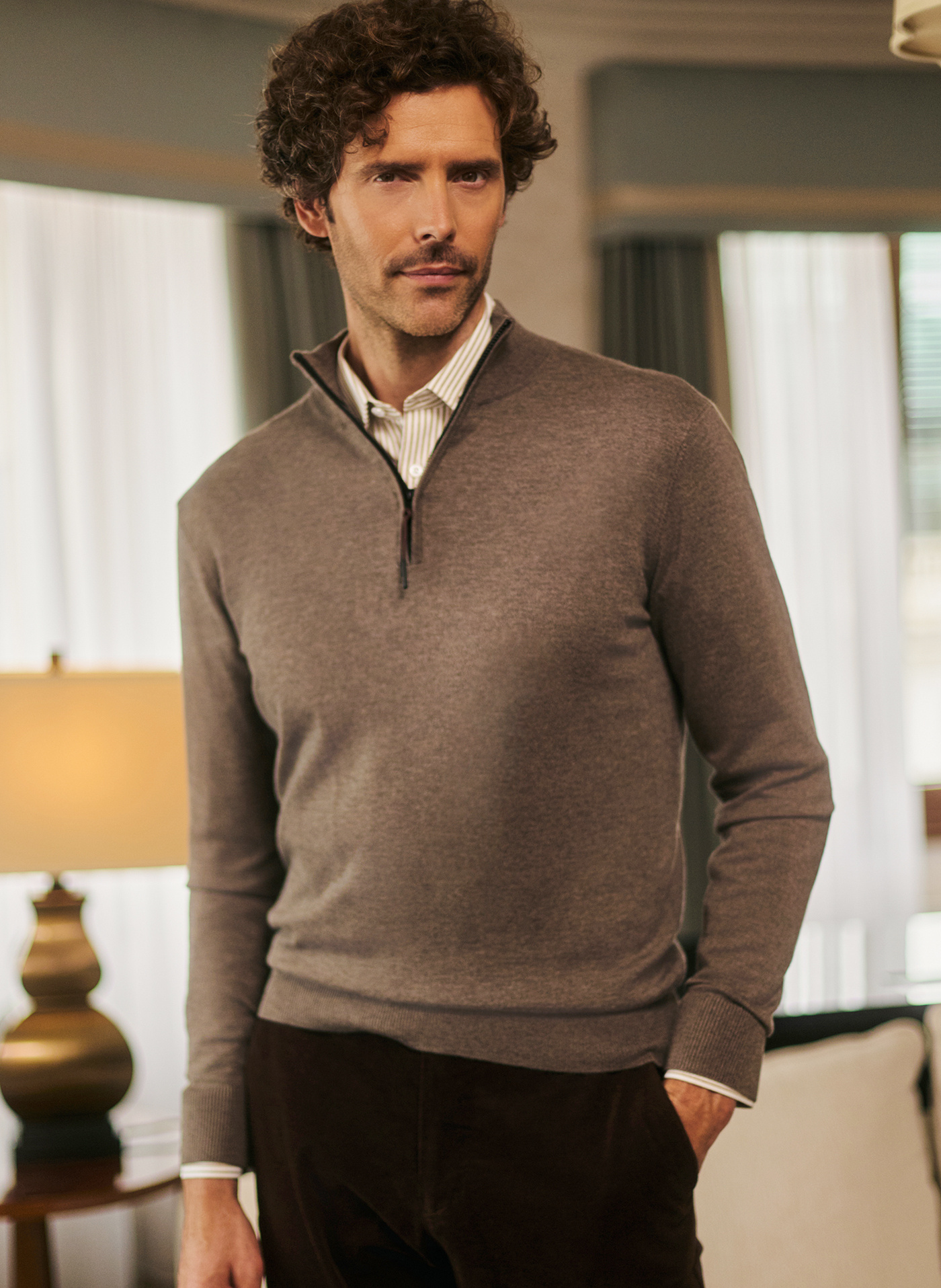 Brązowy sweter z rozpinaną stójką - Pako Lorente