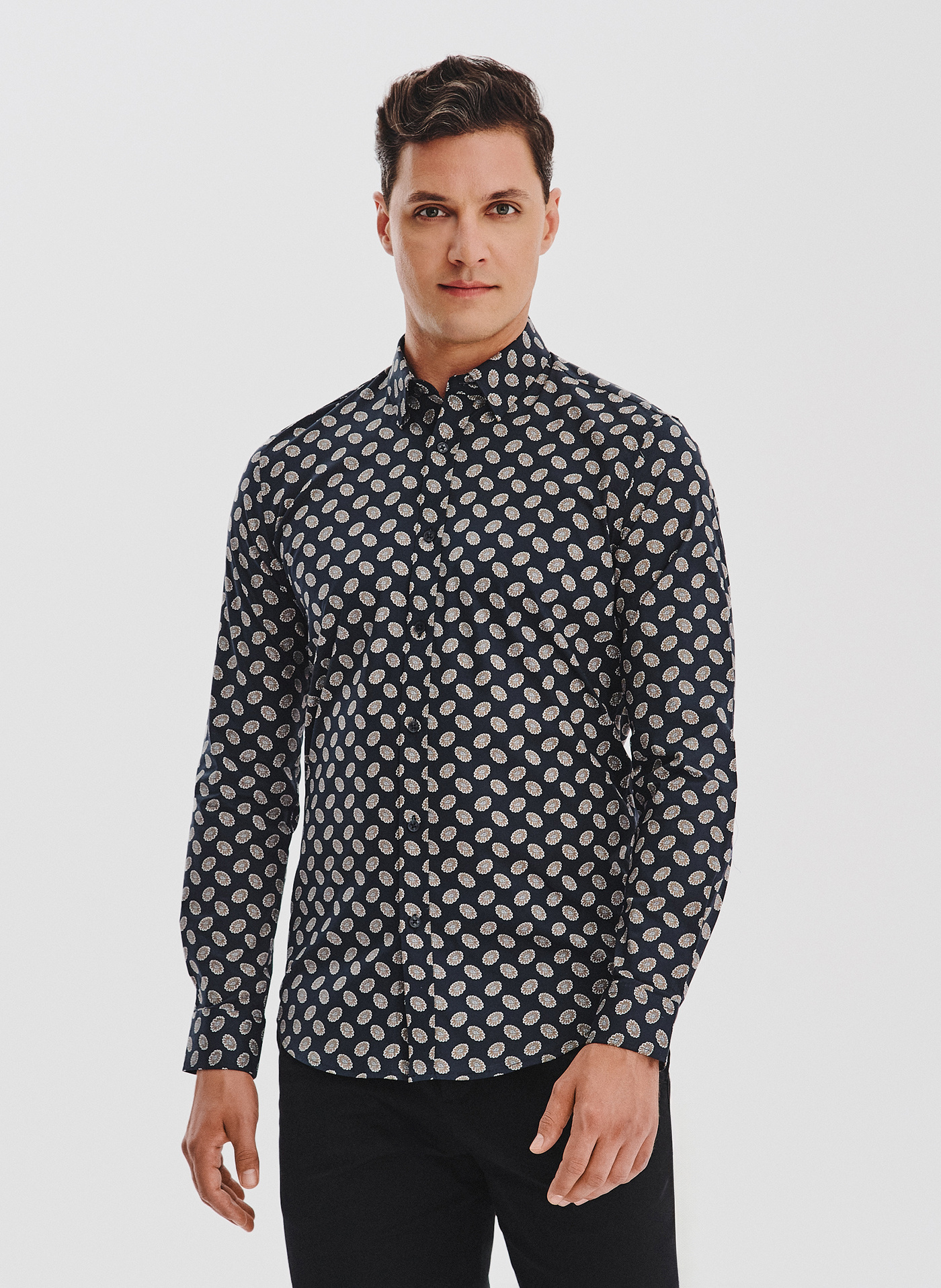 Czarna koszula w kwiaty - Pako Lorente