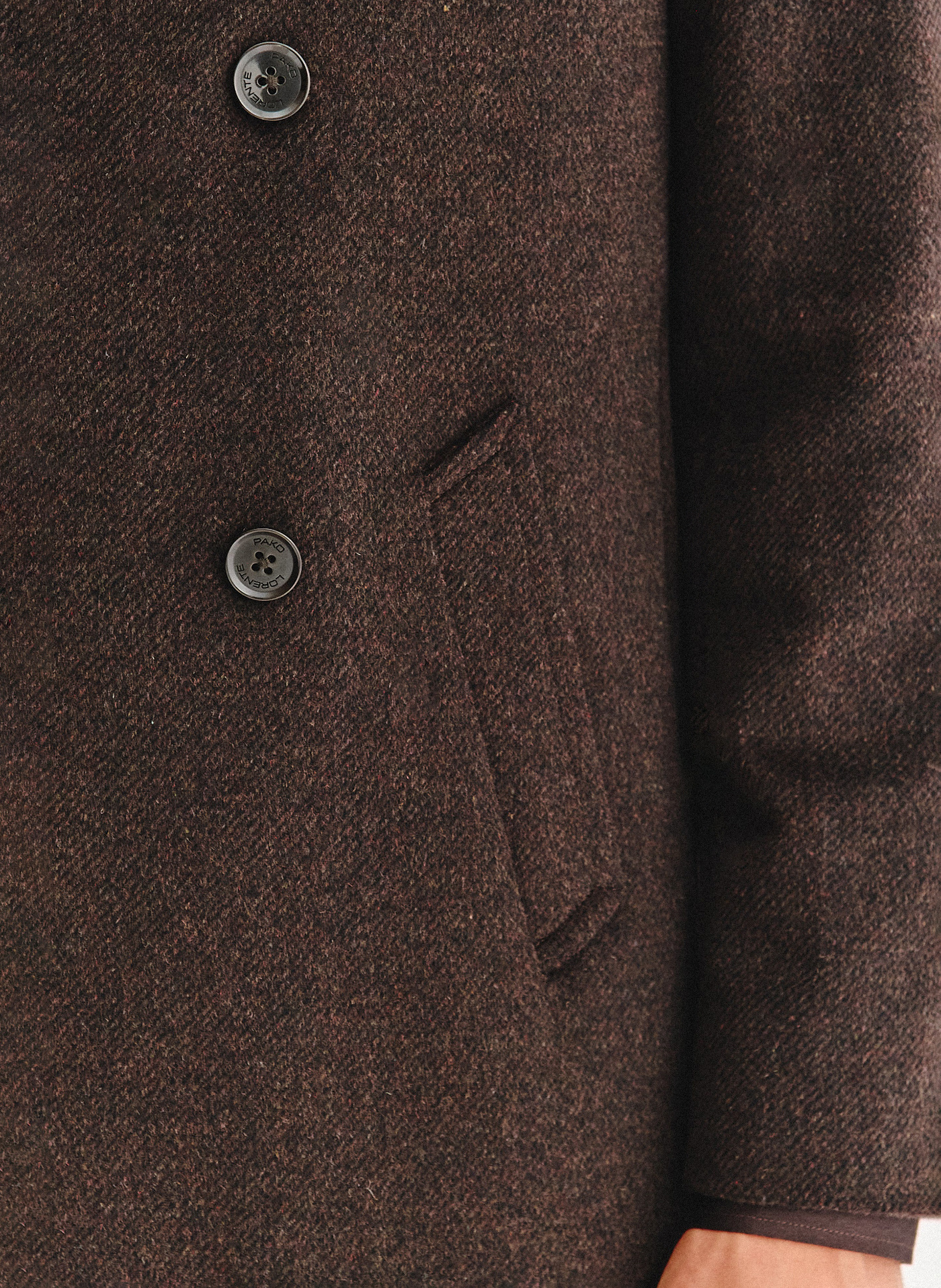 PAKO LORENTE - Brązowy dwurzędowy płaszcz męski - Pako Lorente