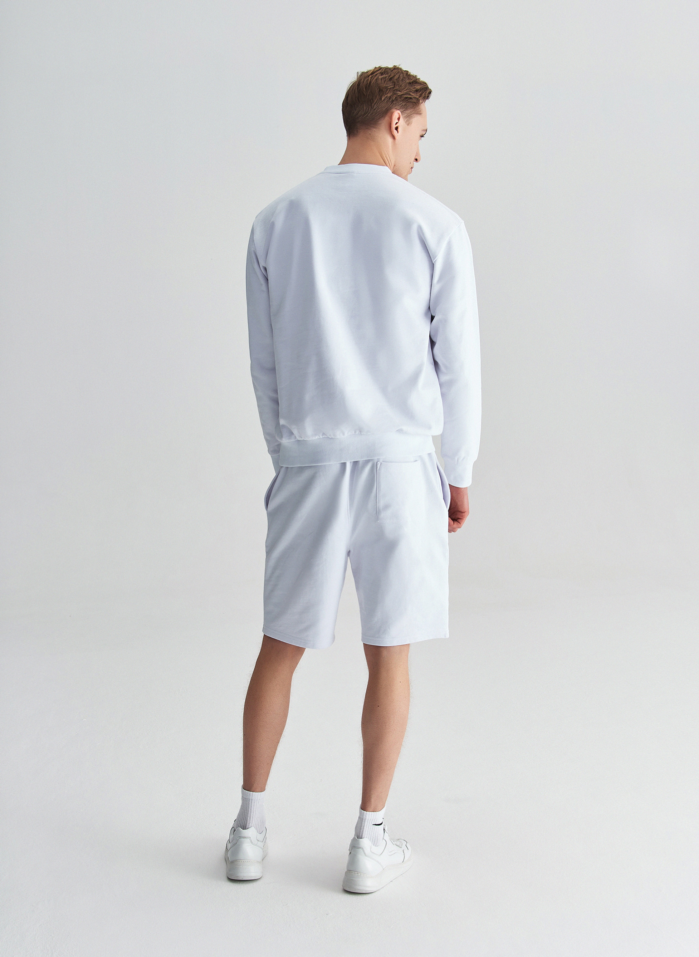 Biała bluza oversize z okrągłym dekoltem C22SF-2B-005-B-0 - Pako Lorente