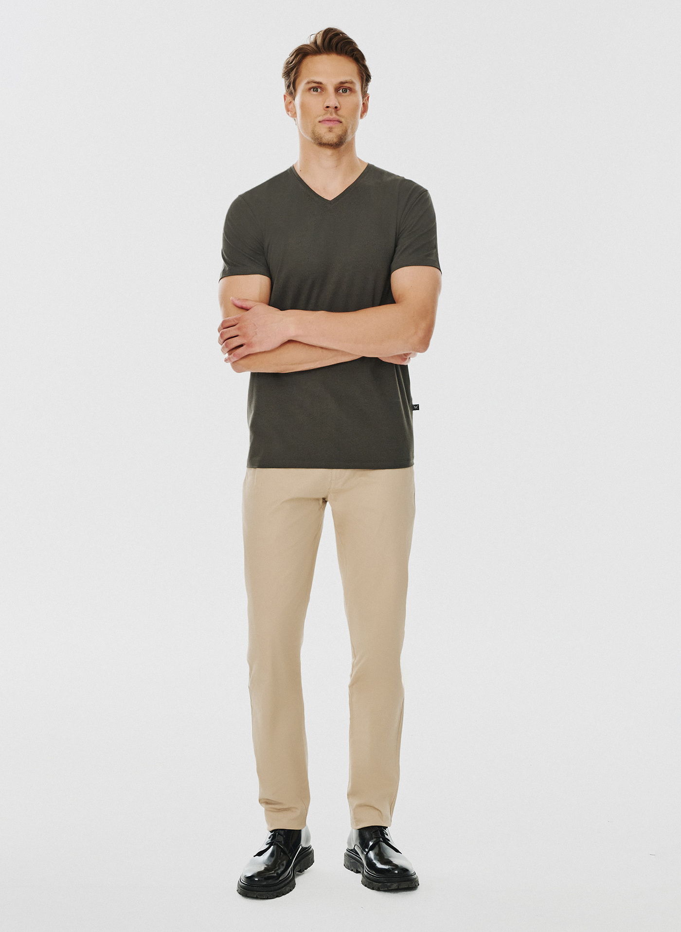 Zielony gładki t-shirt v-neck - Pako Lorente