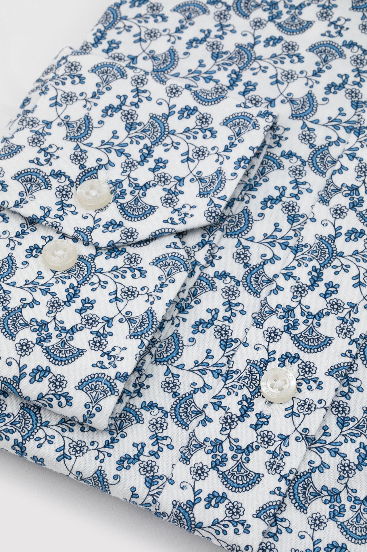 Biała koszula w roślinny niebieski wzór - Pako Lorente