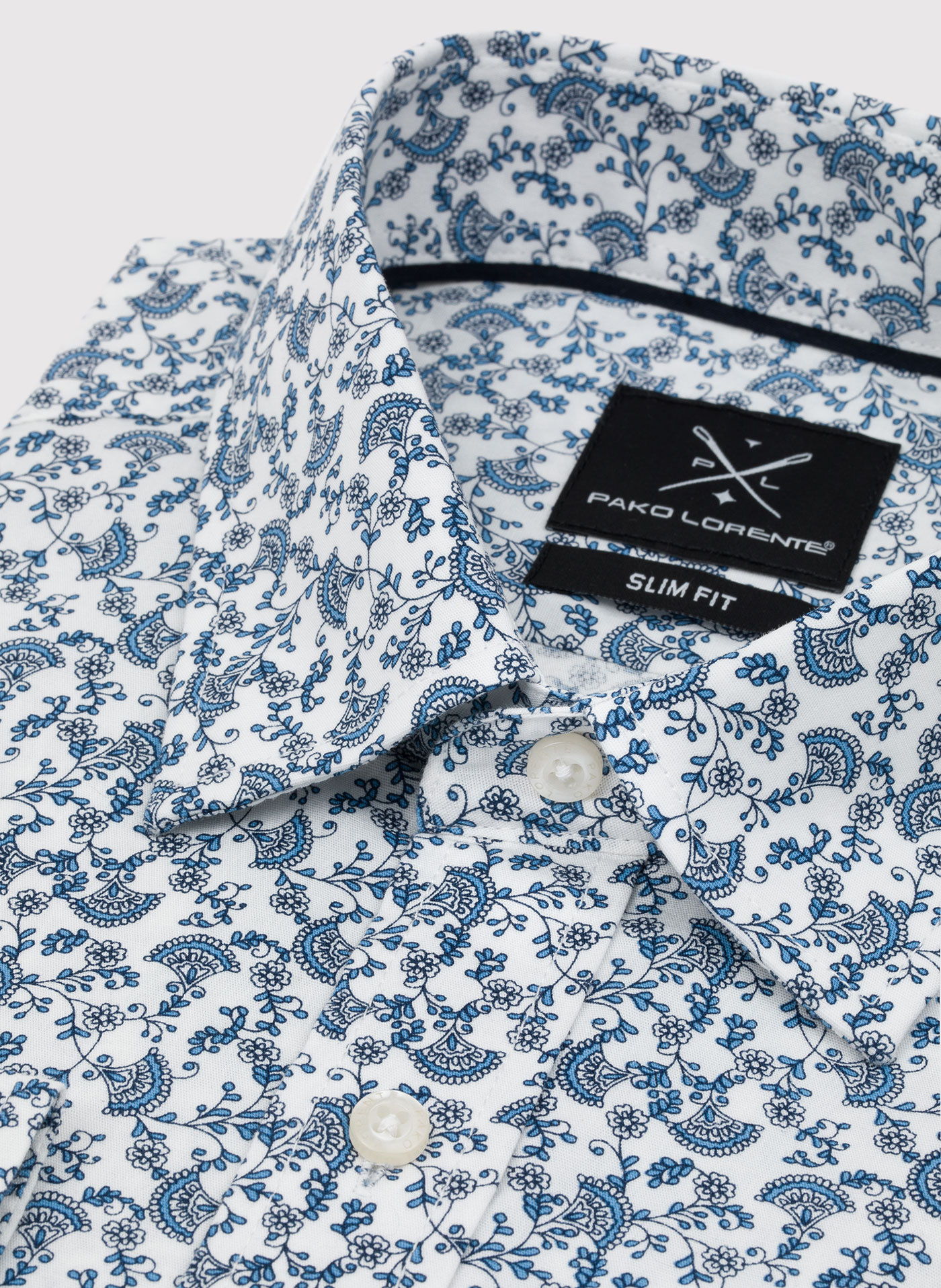 Biała koszula w roślinny niebieski wzór - Pako Lorente