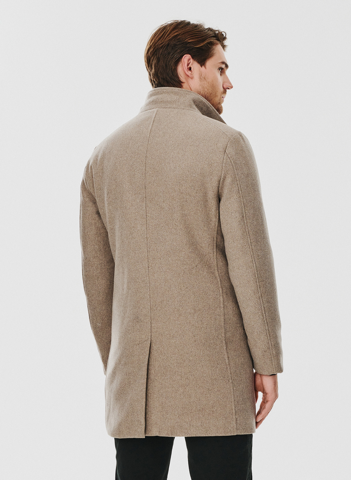 Beżowy płaszcz męski z odpinaną stójką - Pako Lorente