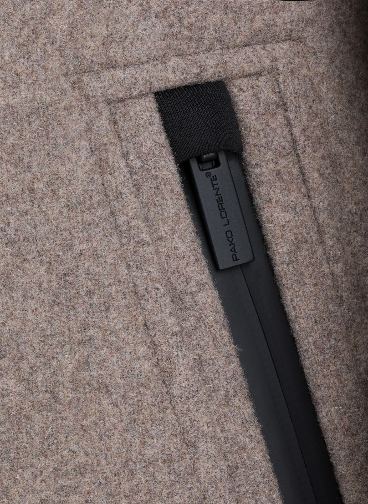 Beżowy płaszcz męski z odpinaną stójką - Pako Lorente