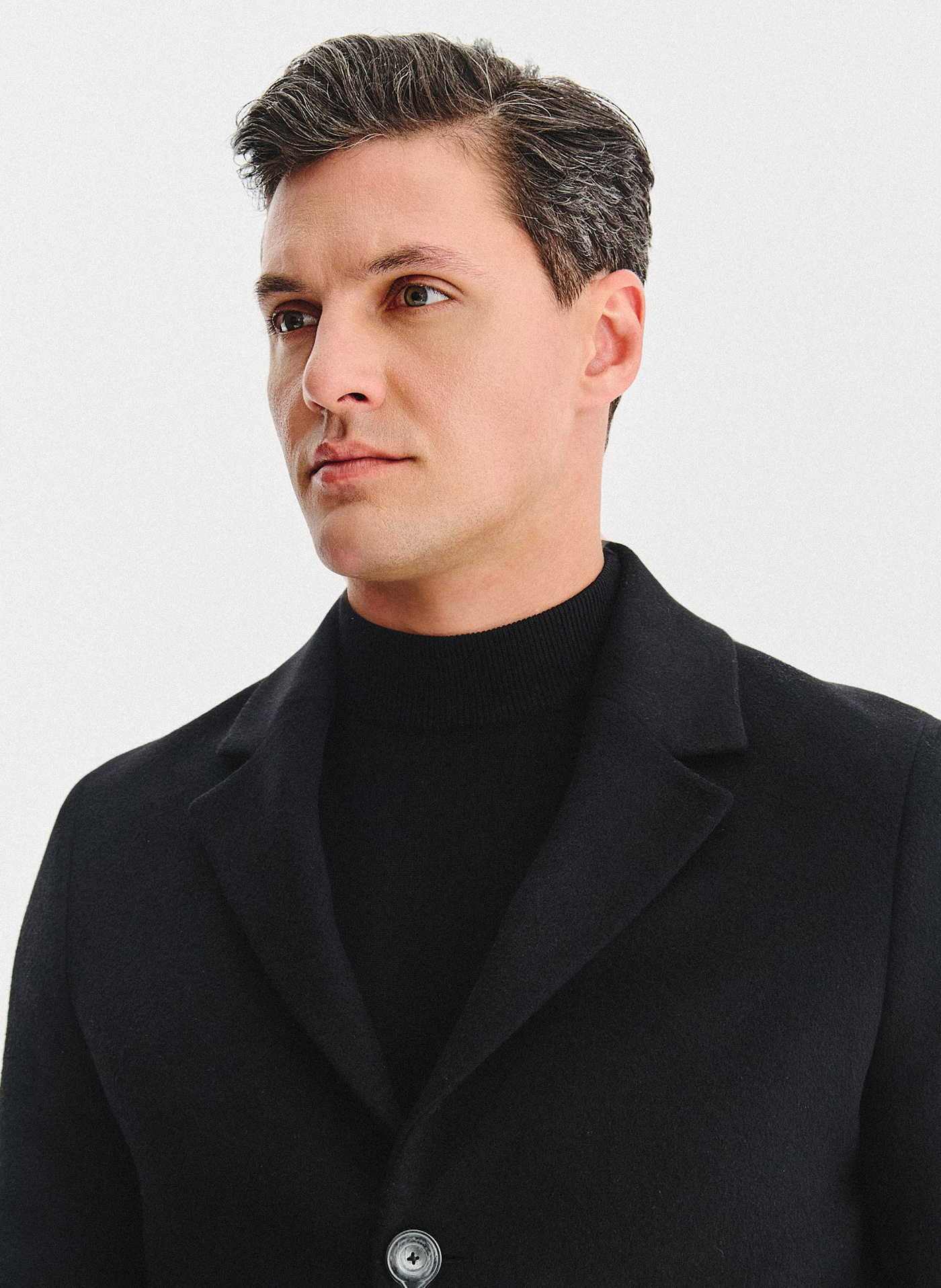 Czarny płaszcz z wełną - Pako Lorente