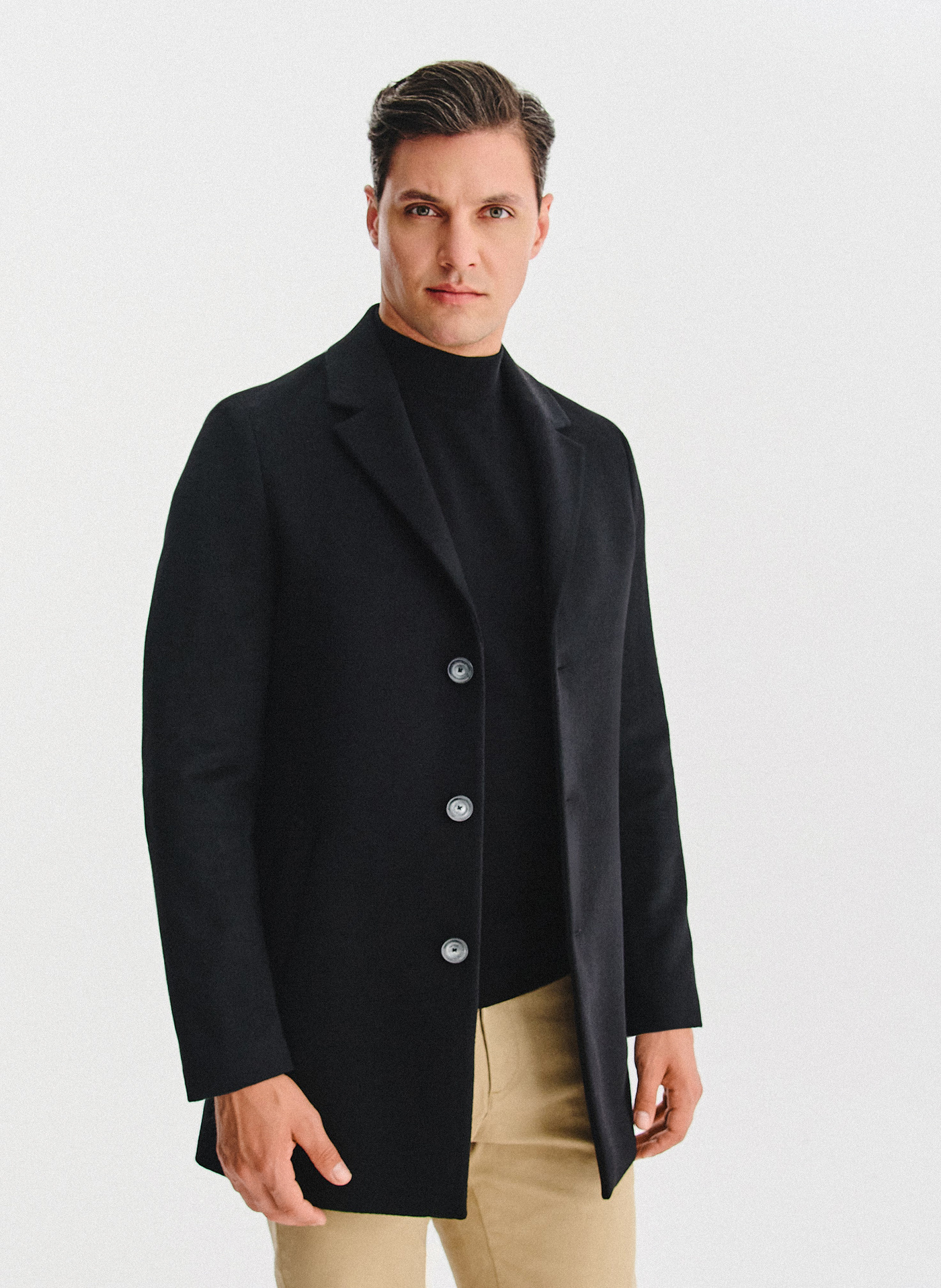 Czarny płaszcz z wełną - Pako Lorente