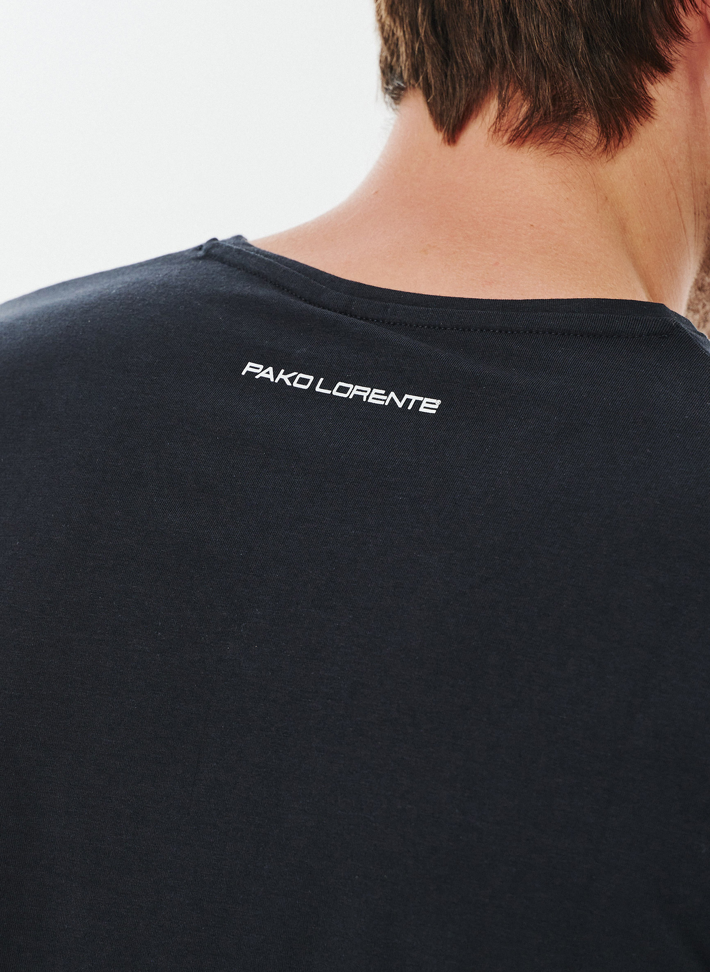 Granatowy gładki t-shirt v-neck - Pako Lorente