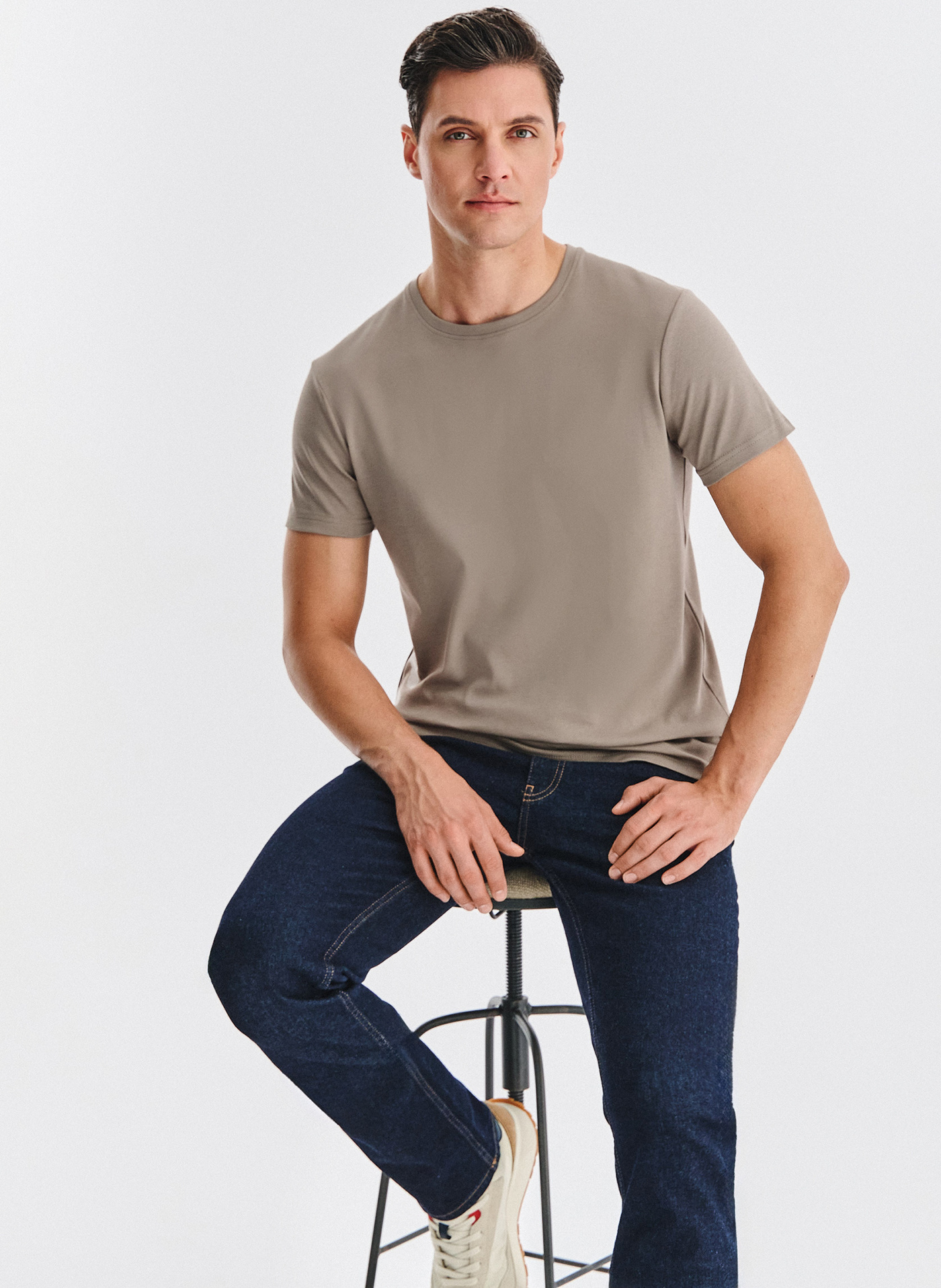 Brązowy t-shirt męski - Pako Lorente