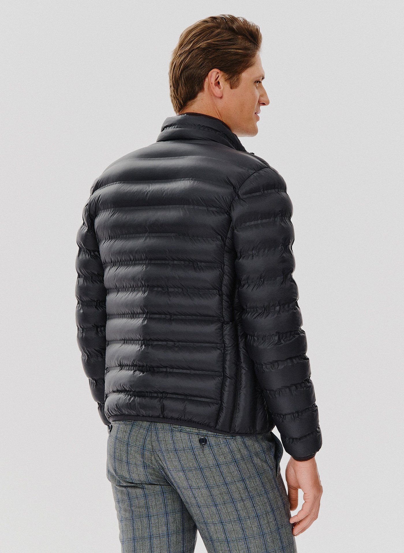 Krótka pikowana kurtka w kolorze czarnym - Pako Lorente