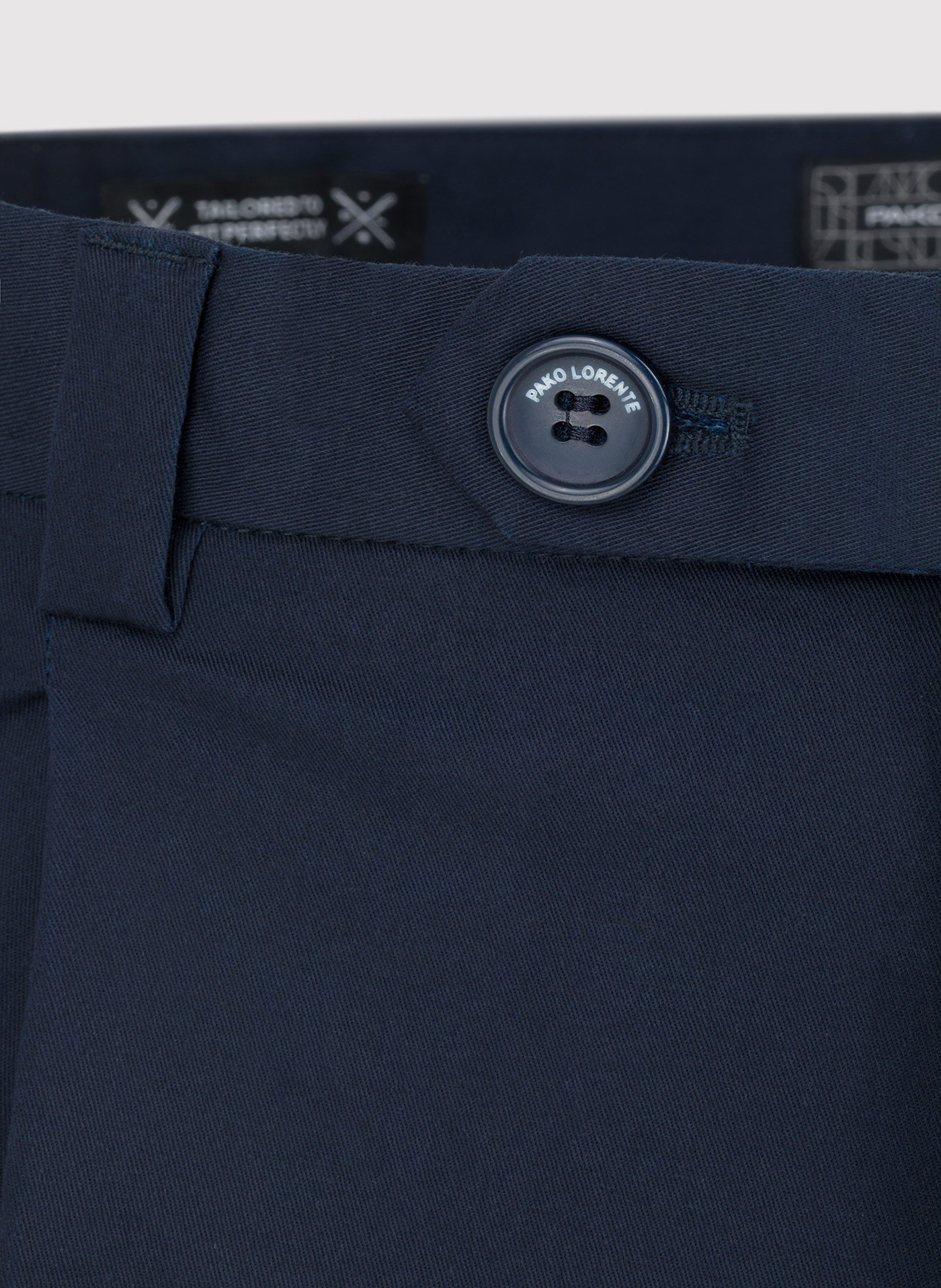 Granatowe spodnie z podwinietą nogawką - Pako Lorente