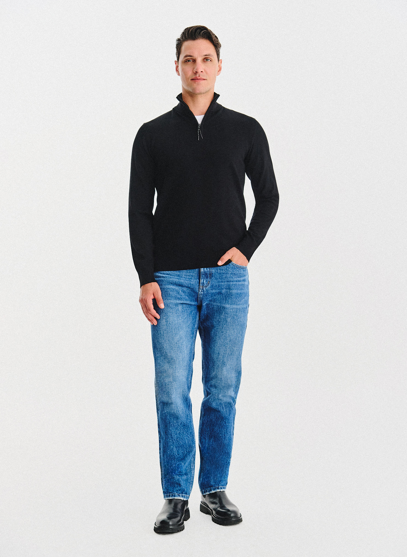 Czarny sweter z rozpinaną stójką - Pako Lorente