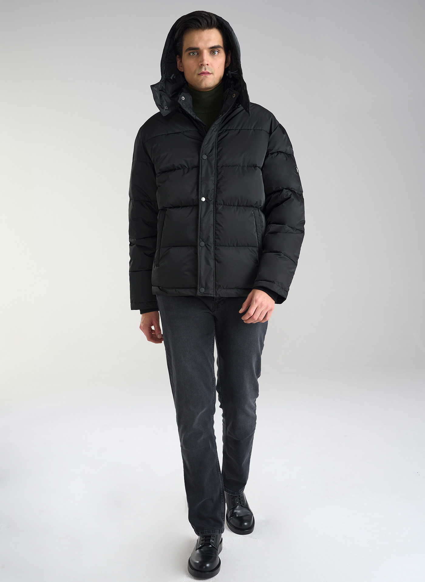 Krótka czarna męska kurtka z kapturem - Pako Lorente