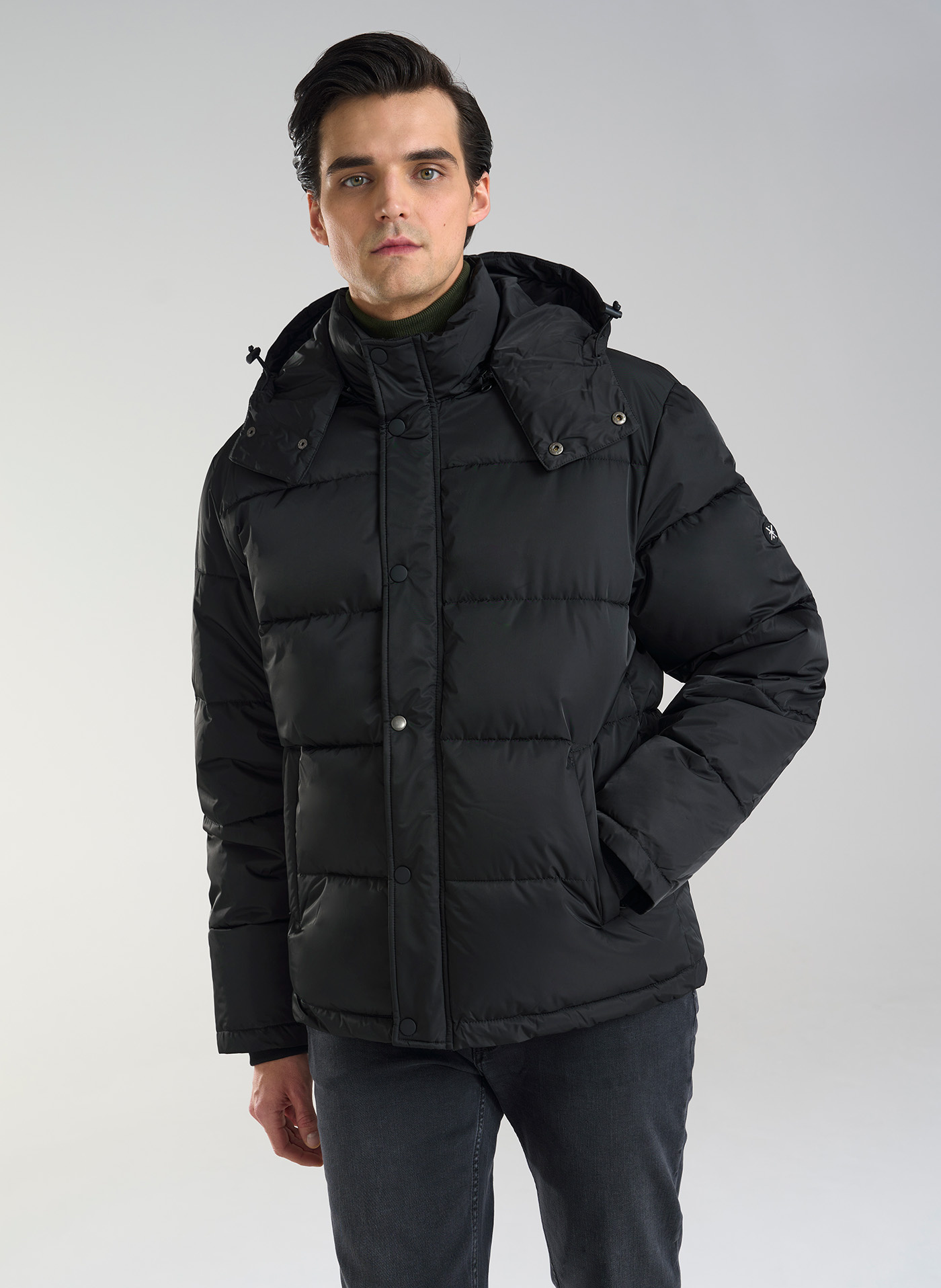 Krótka czarna męska kurtka z kapturem - Pako Lorente
