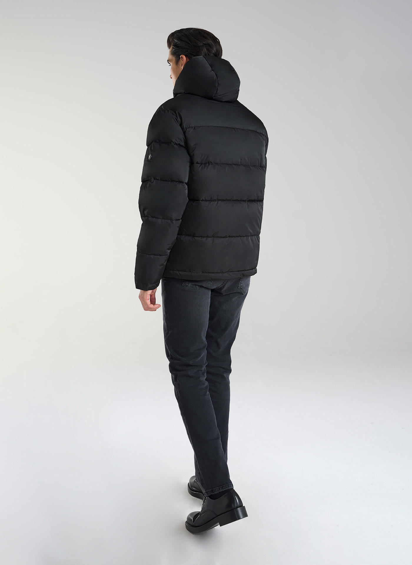 Krótka czarna męska kurtka z kapturem - Pako Lorente