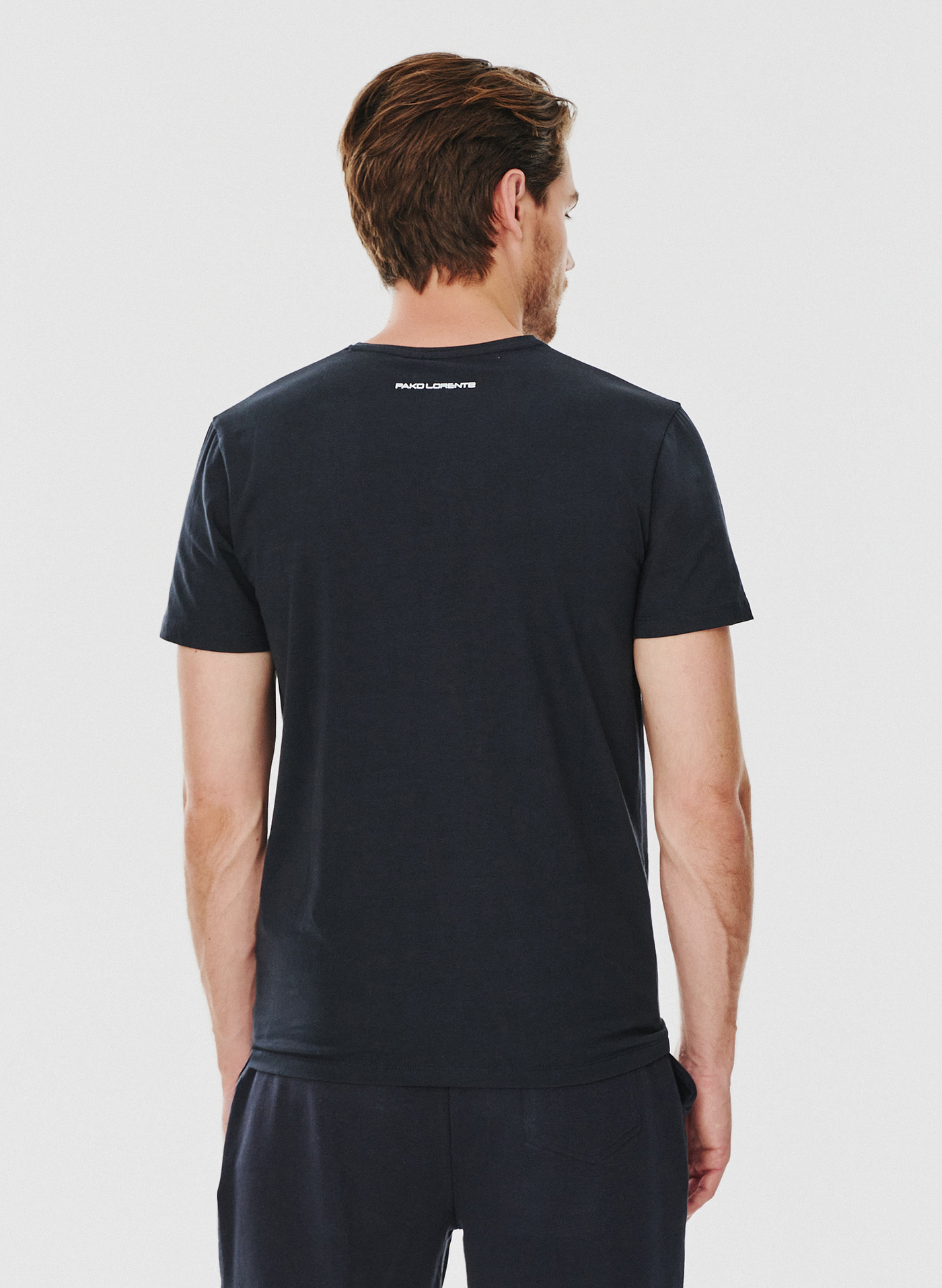 Granatowy gładki t-shirt v-neck - Pako Lorente