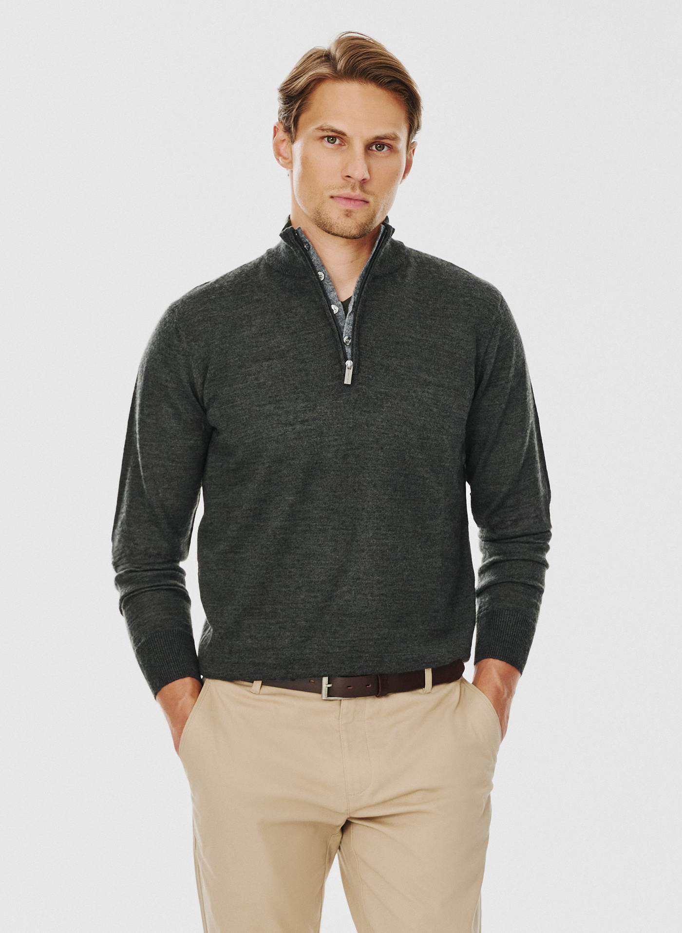 Grafitowy sweter męski ze stójką - Pako Lorente