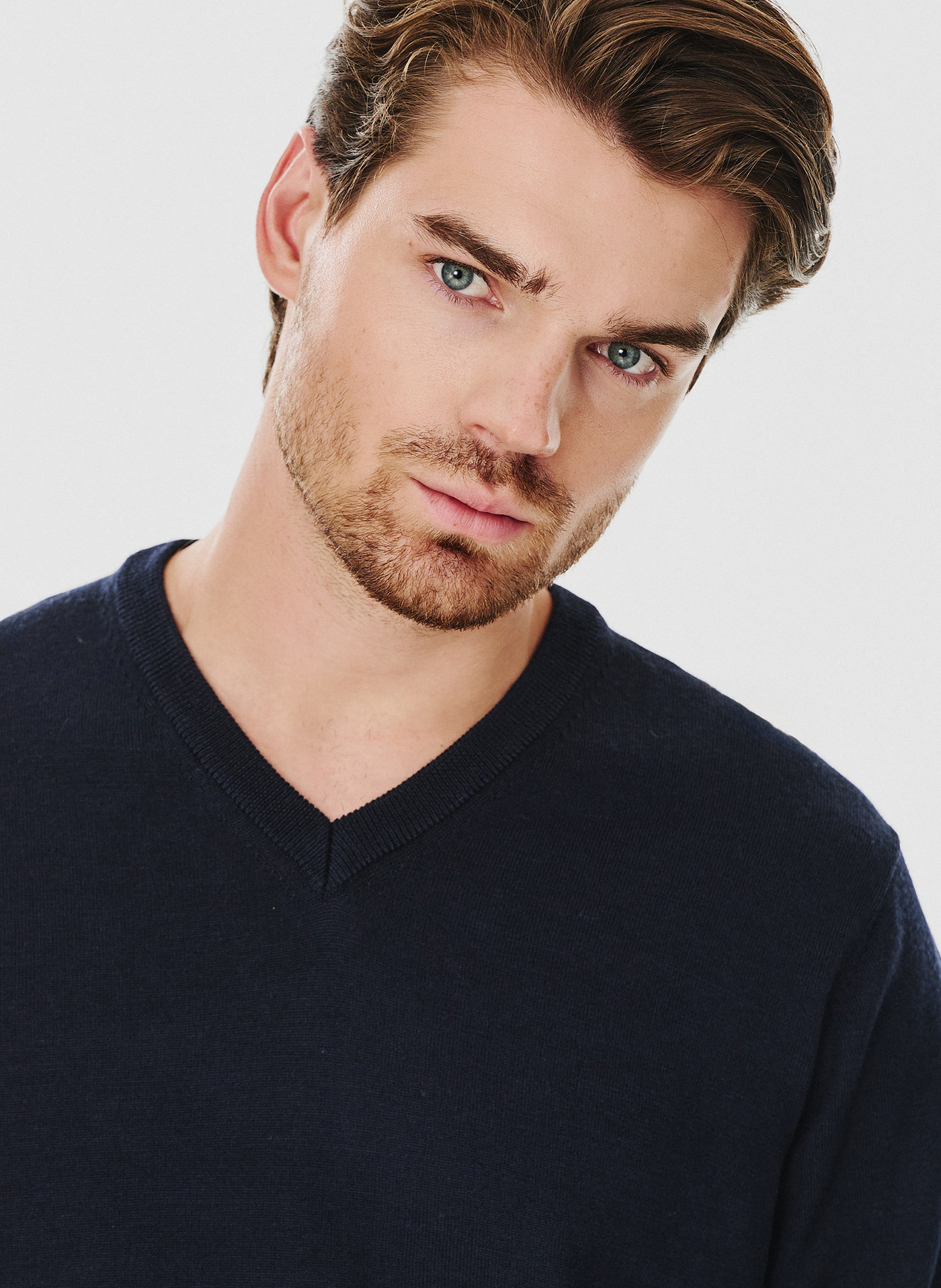 Granatowy męski sweter w serek - Pako Lorente