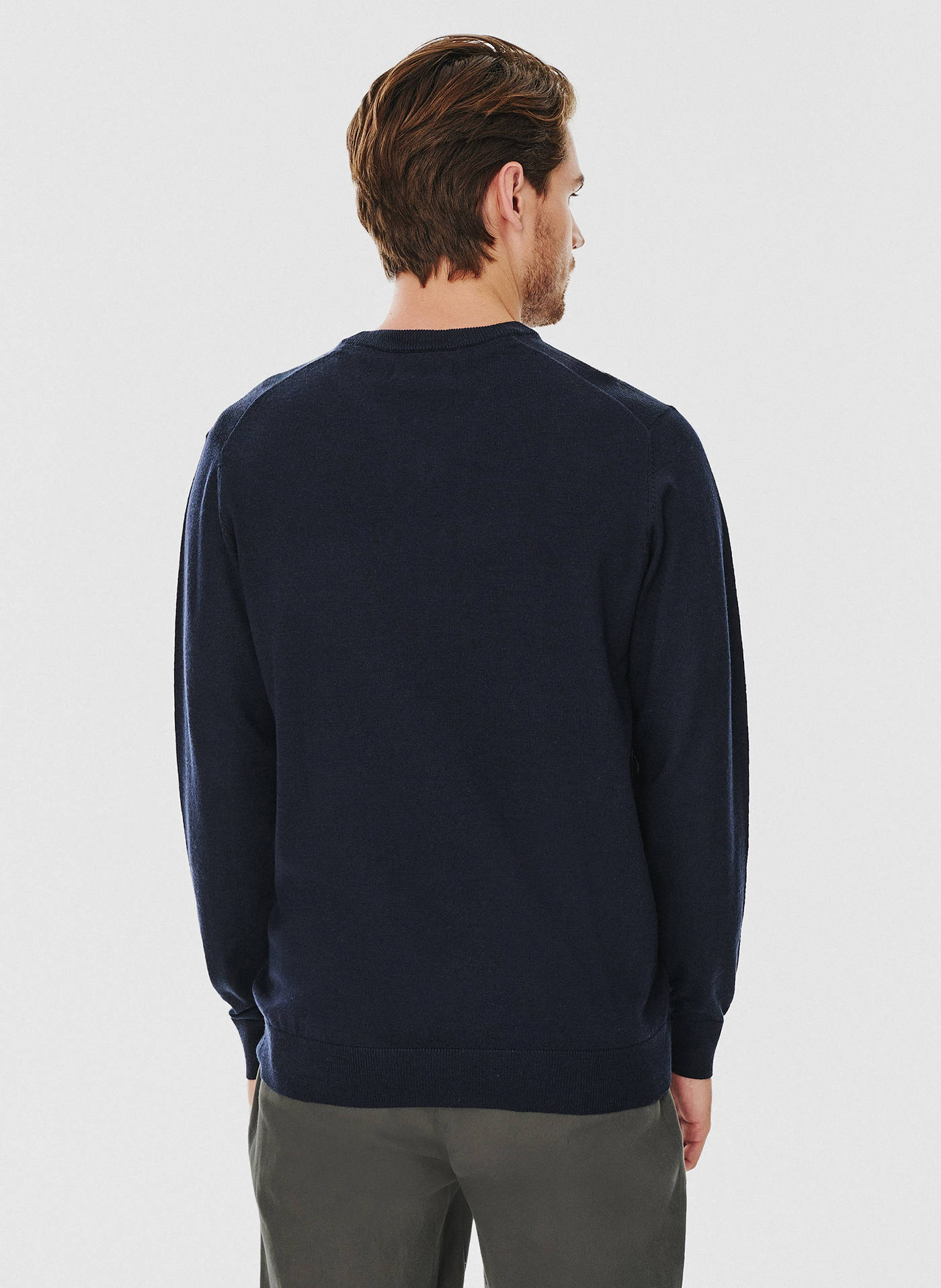 Granatowy męski sweter w serek - Pako Lorente