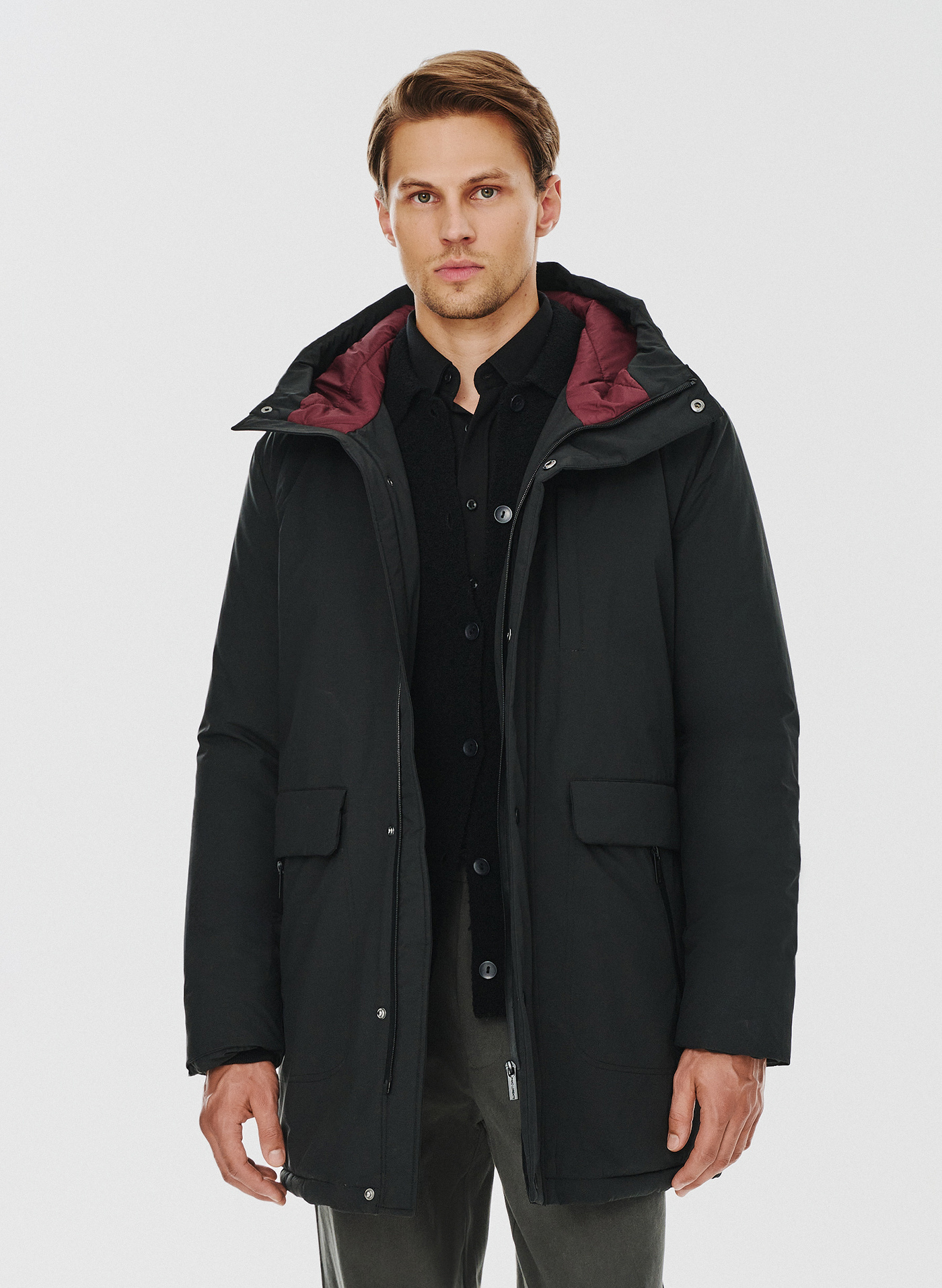 Kurtka męska z kapturem w kolorze czarnym - Pako Lorente