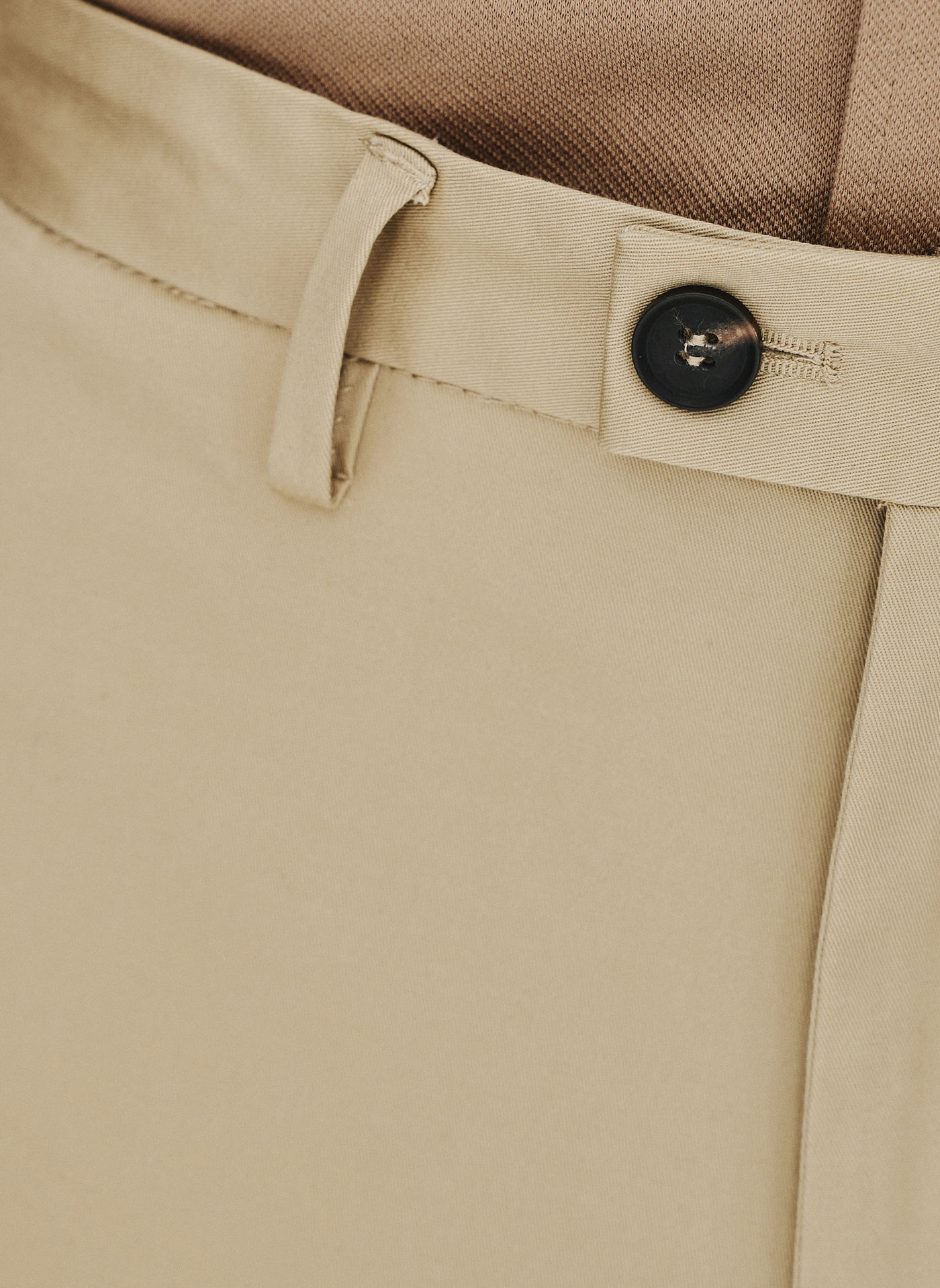 Beżowe spodnie męskie o kroju carrot - Pako Lorente