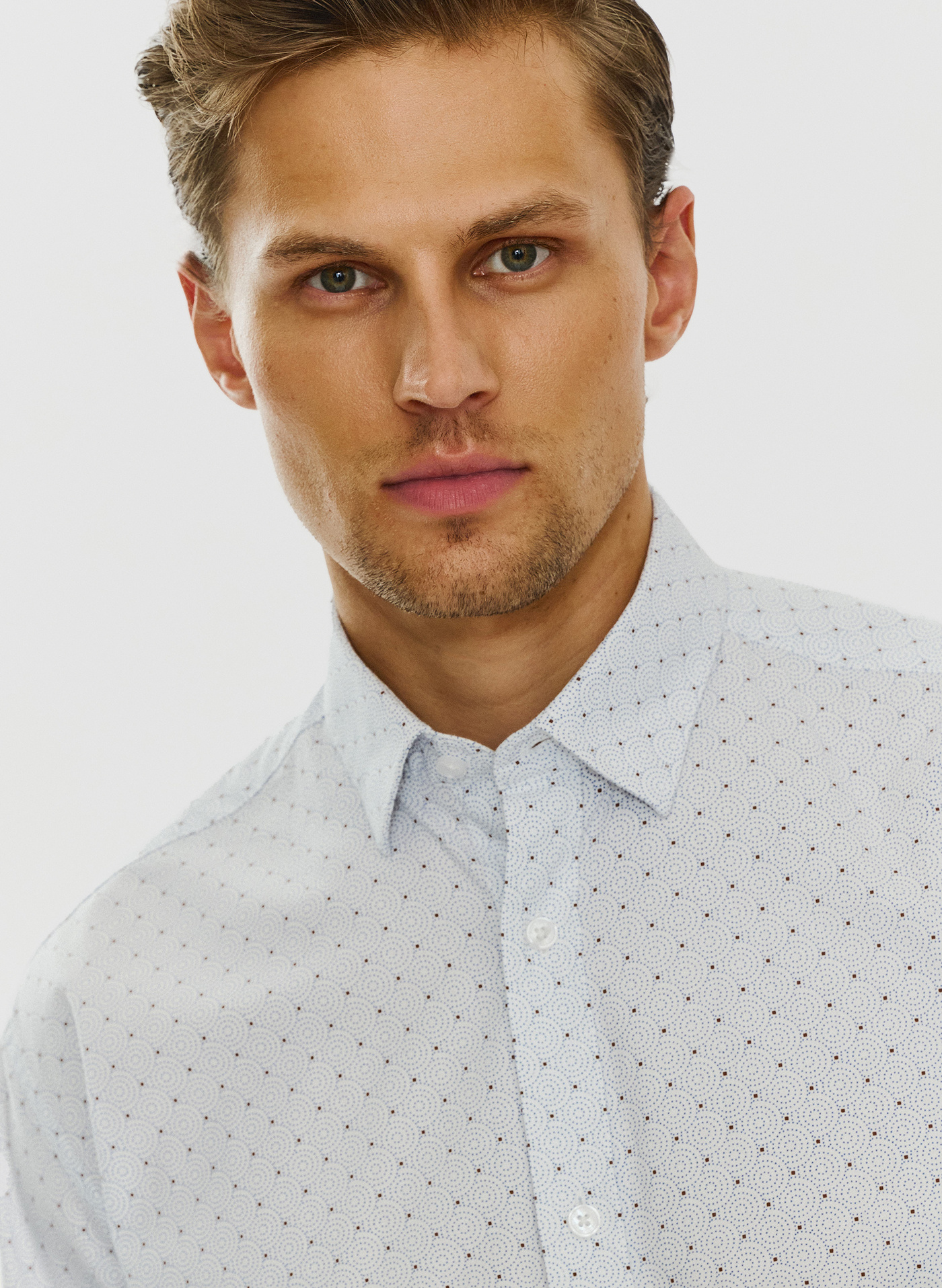 Koszula w kropki o kroju Regular P24SF-1X-004-B-R - Pako Lorente - Pako Lorente