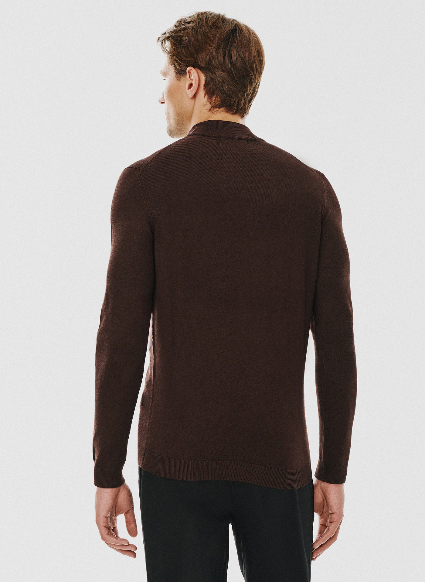 Brązowy gładki półgolf męski - Pako Lorente