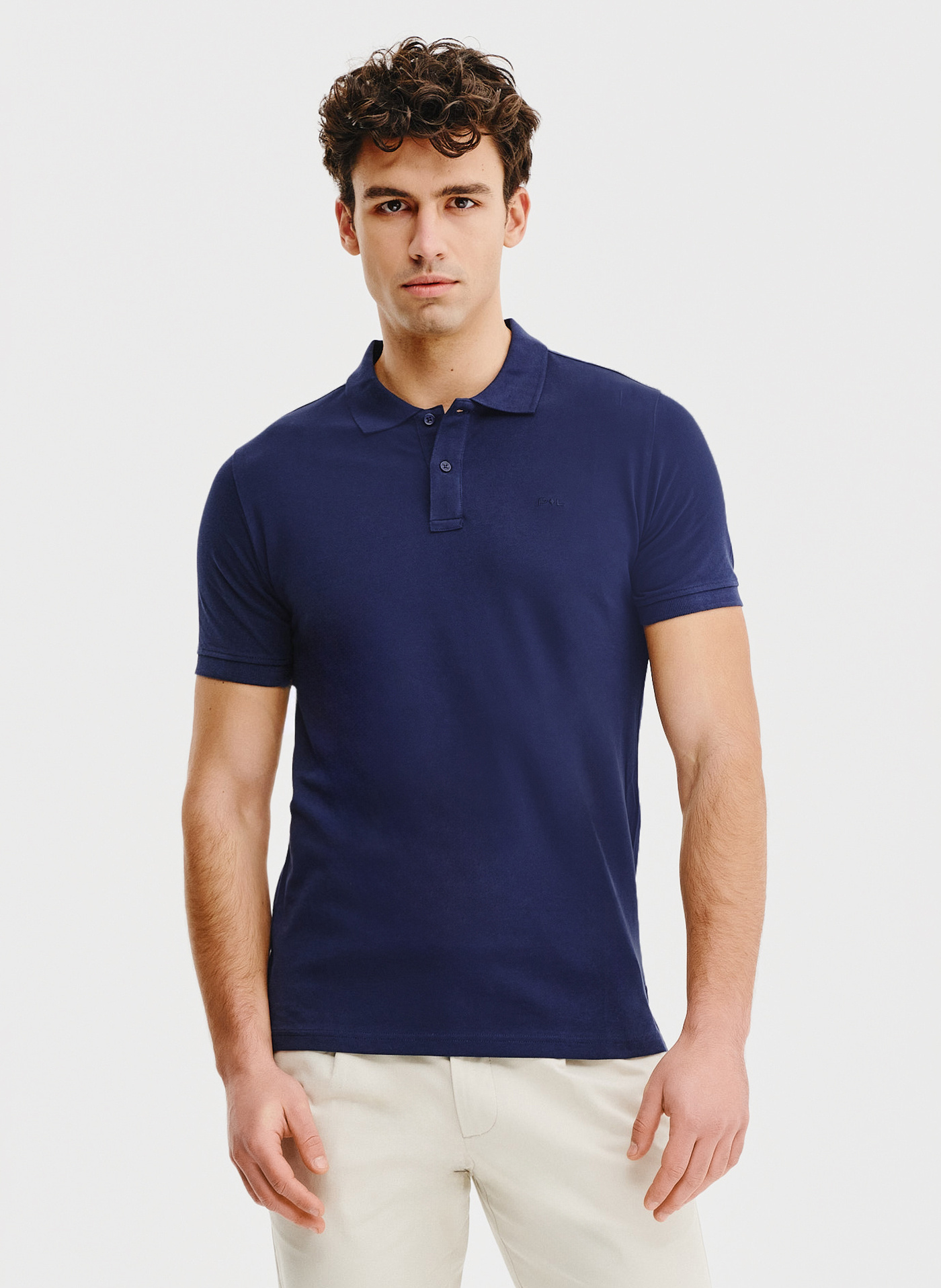 Gładki t-shirt polo w granatowym kolorze - Pako Lorente