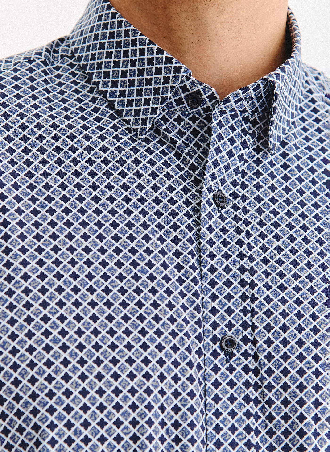 Granatowa koszula we wzór geometryczny - Pako Lorente