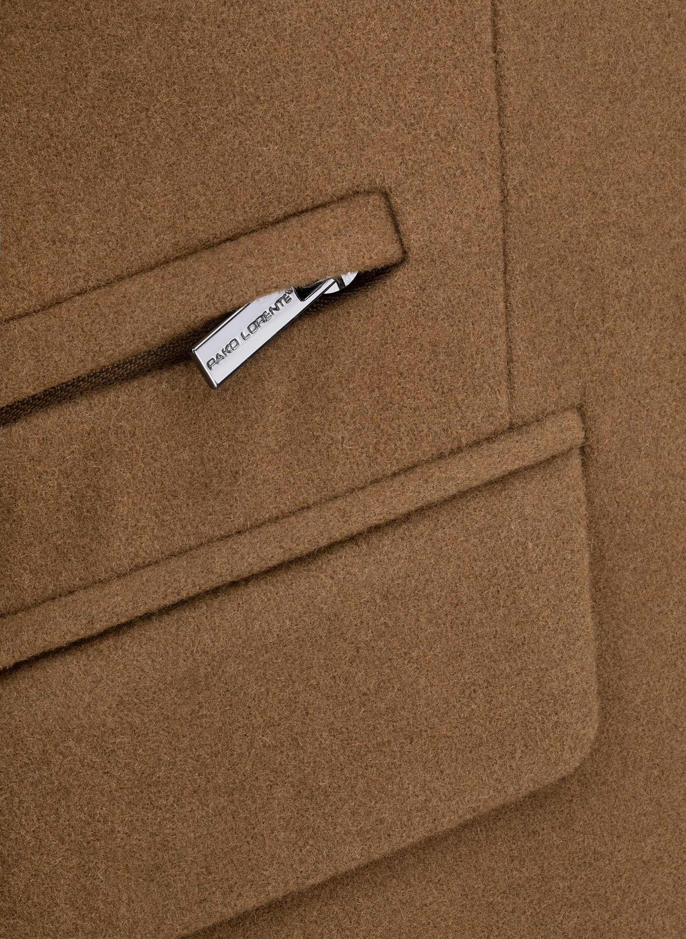 Męski płaszcz z wełną w kolorze kamelowym - Pako Lorente