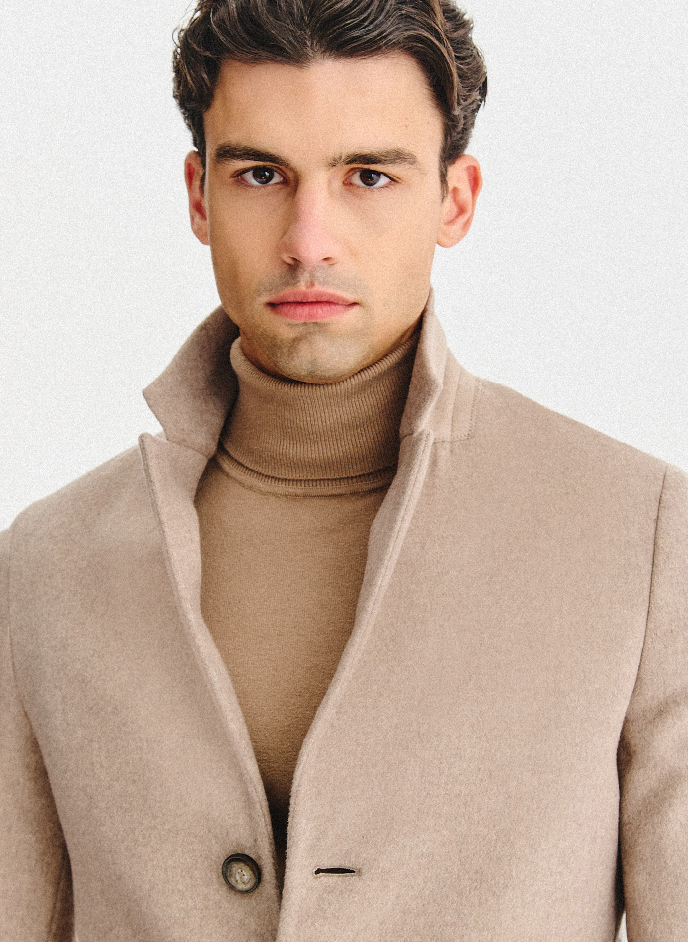 Beżowy płaszcz z wełną - Pako Lorente