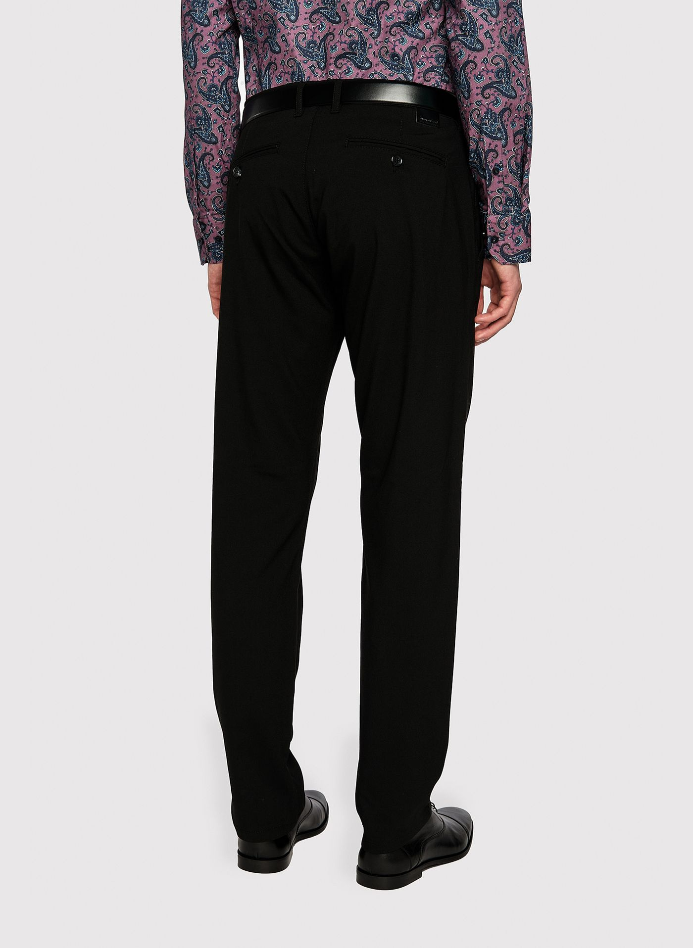 Męskie gładkie czarne spodnie P23SF-WX-003-C-S - Pako Lorente